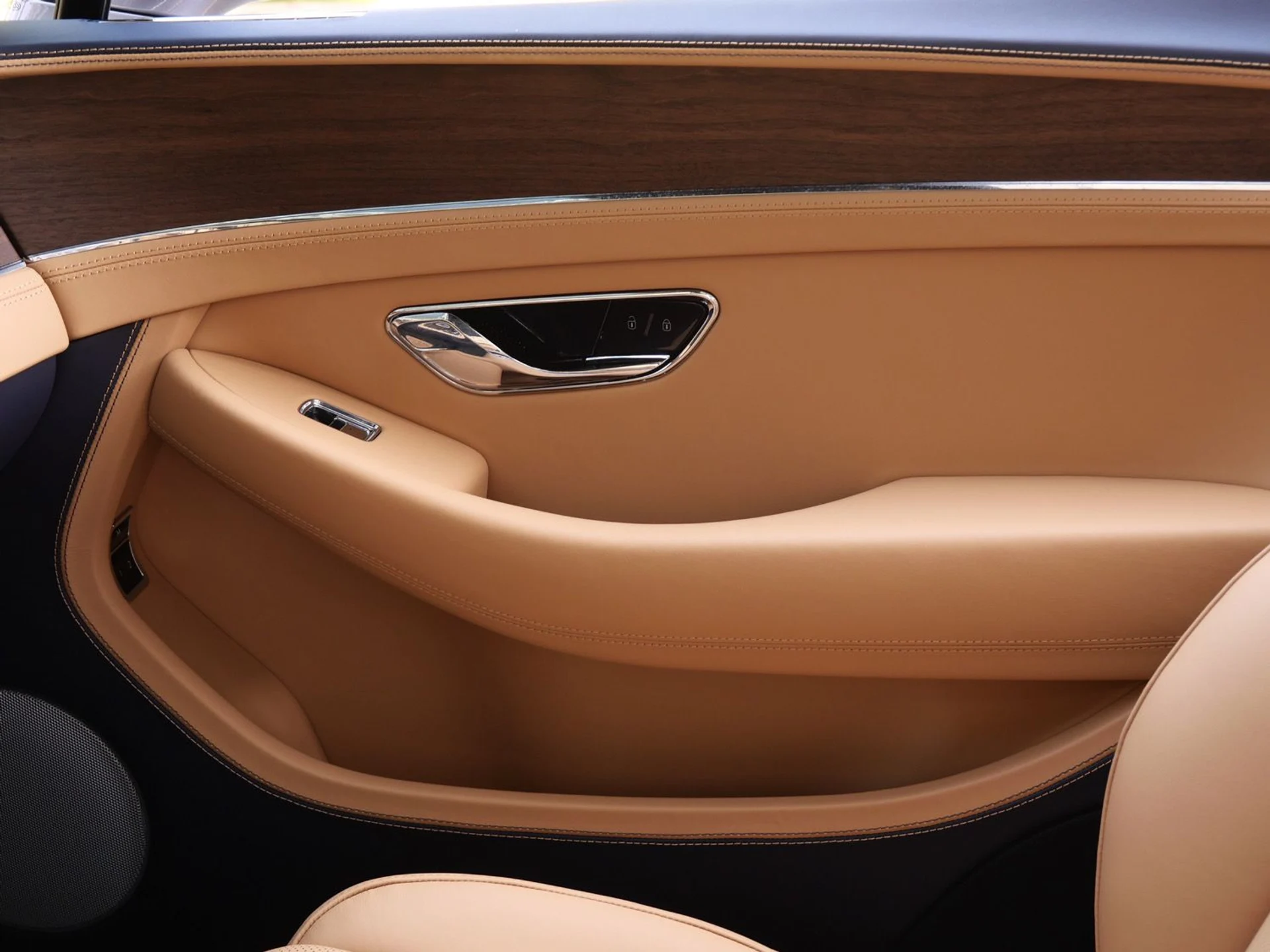 mph016_566698391_6b4381760c2faf8c518bdc0439d14a47x_dd6293b02c