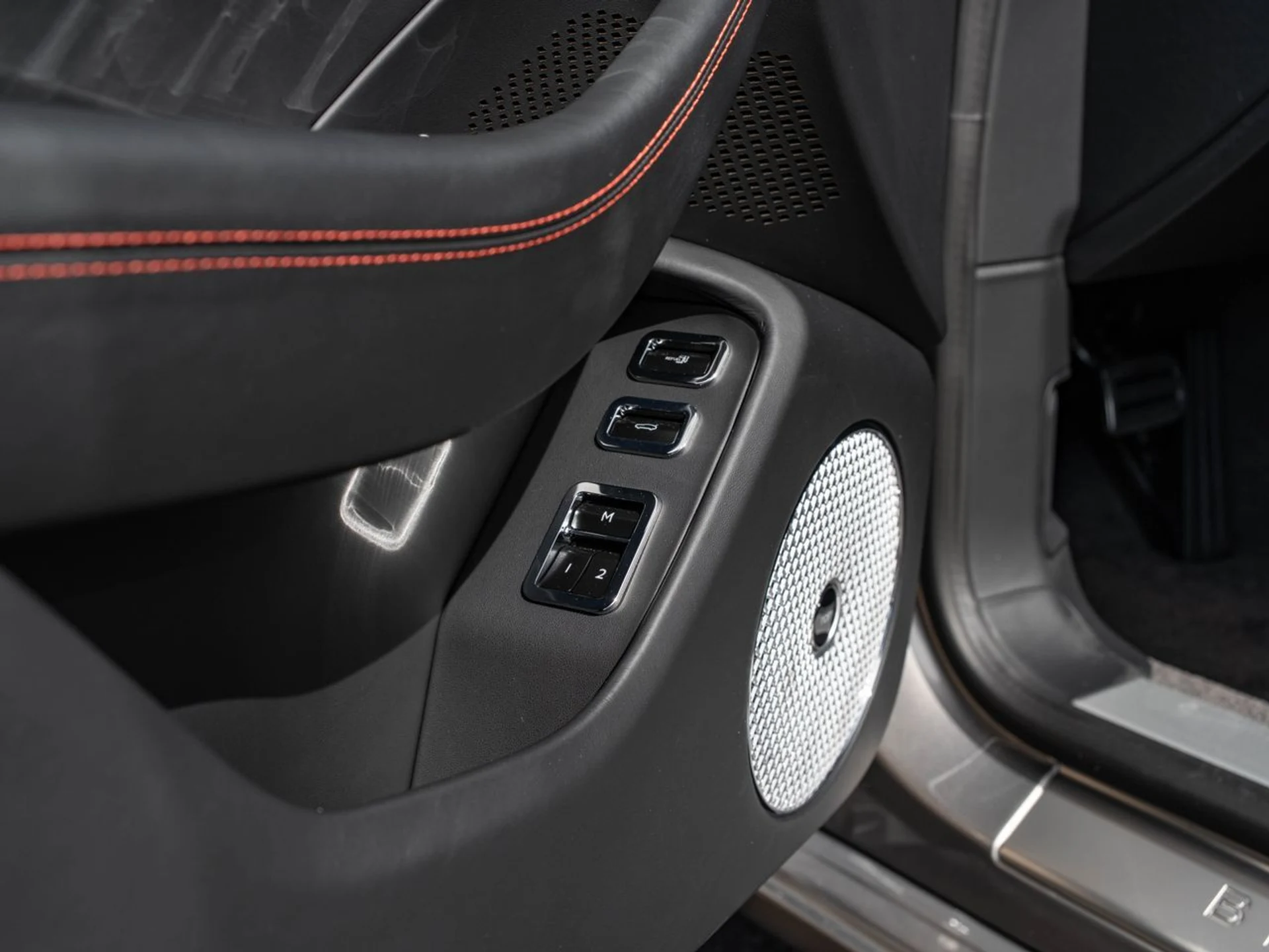 mph016_56738510_00a9fb7863687d4b86e912c8f3e0ef42x_d51667c59a