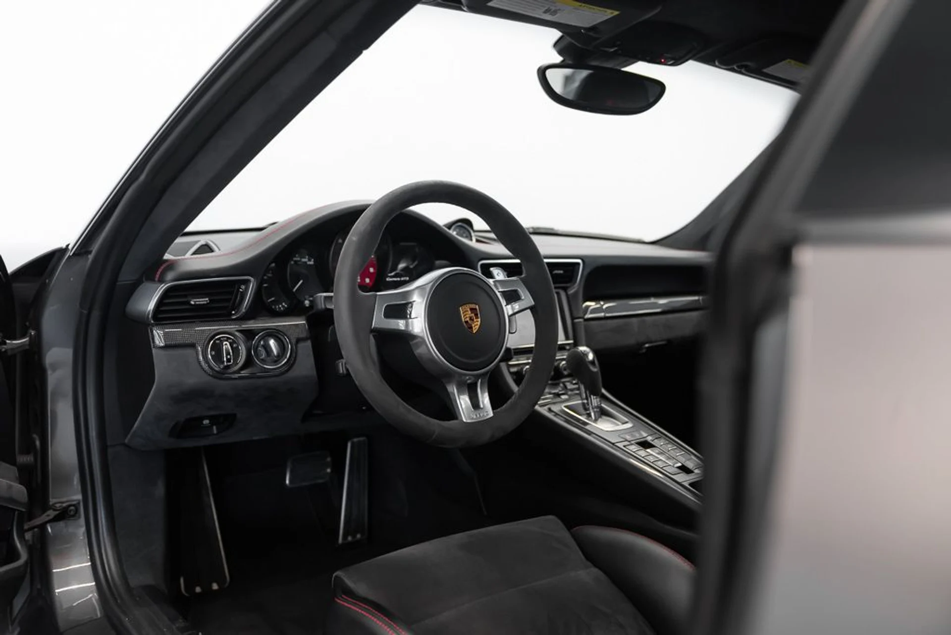 mph016_569052342_porsche_911_carrera_2016_jpg_v_1762784075_e7880ec1e4