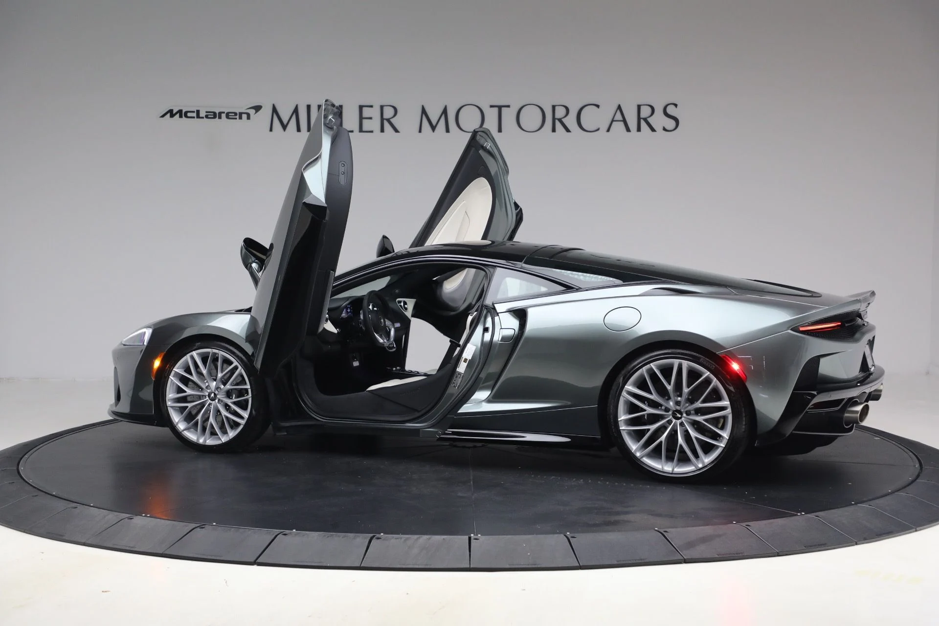 mph016_57186039_New_2027_Mc_Laren_GTS_Tech_Lux_93d1bffc43