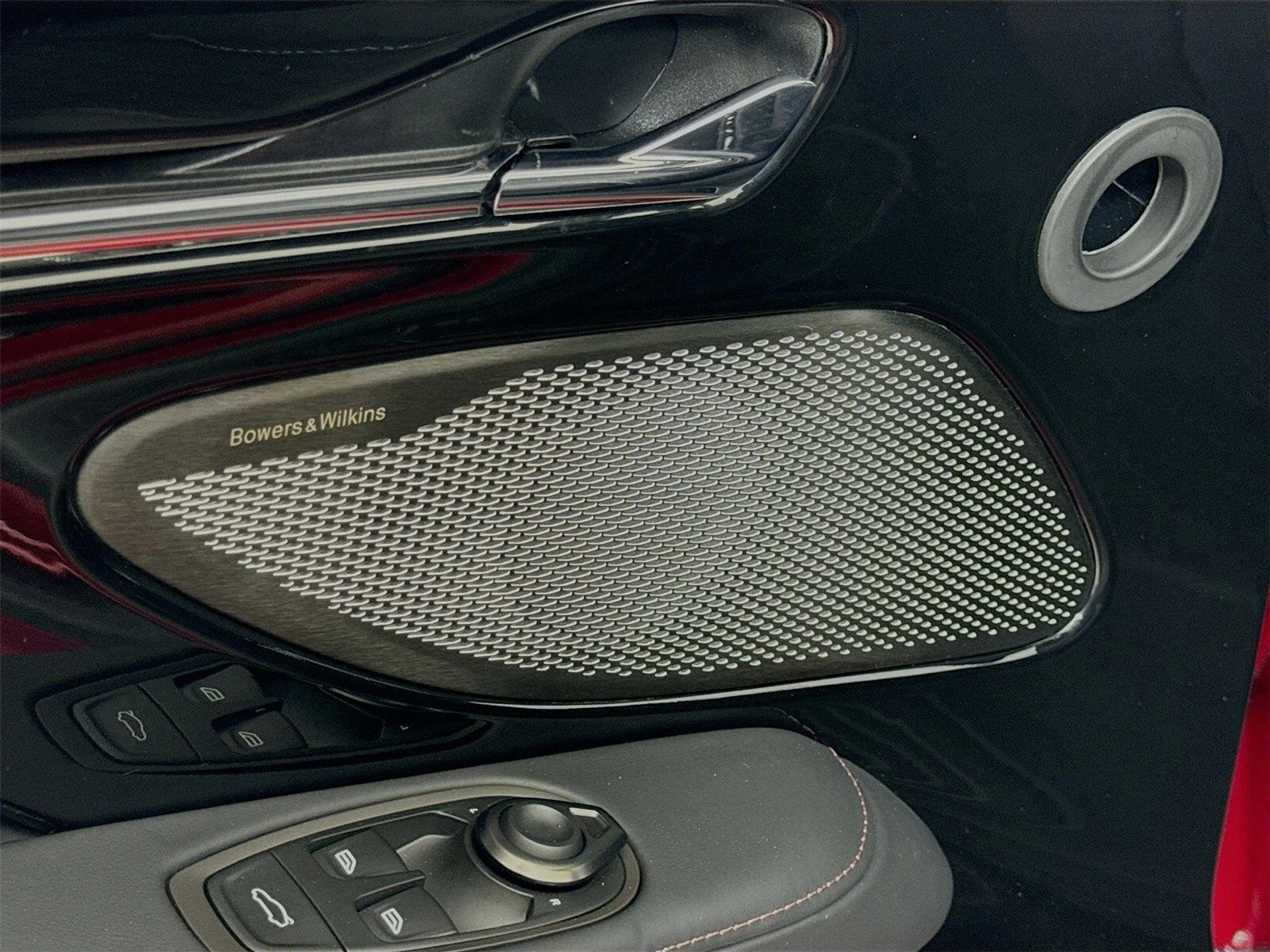 mph016_573217111_f8121a12527fe45f49c22c3cb95c85b5x_1894a075ae