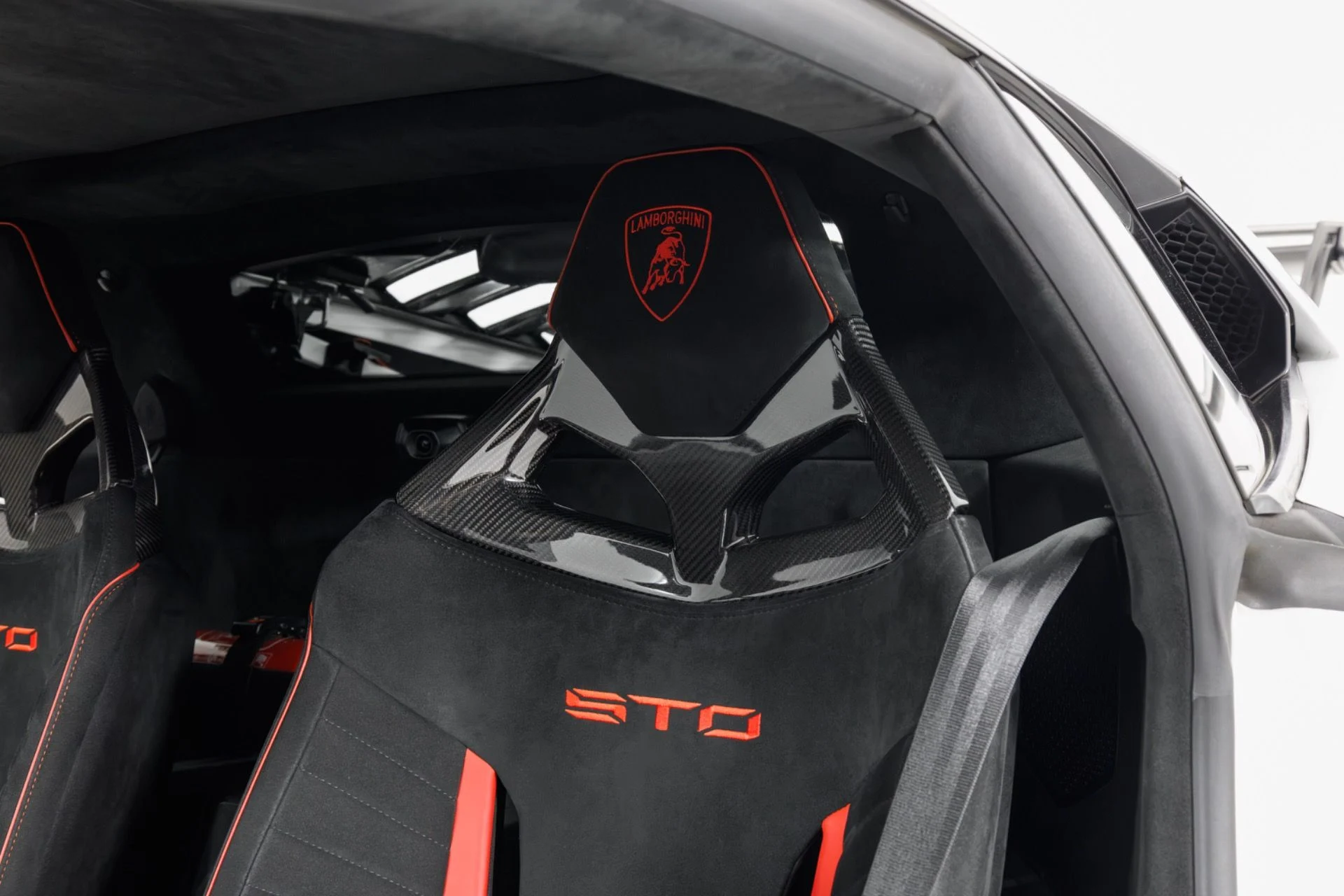 mph016_577777664_Used_2021_Lamborghini_Huracan_STO_1789754415_e68c6ff303