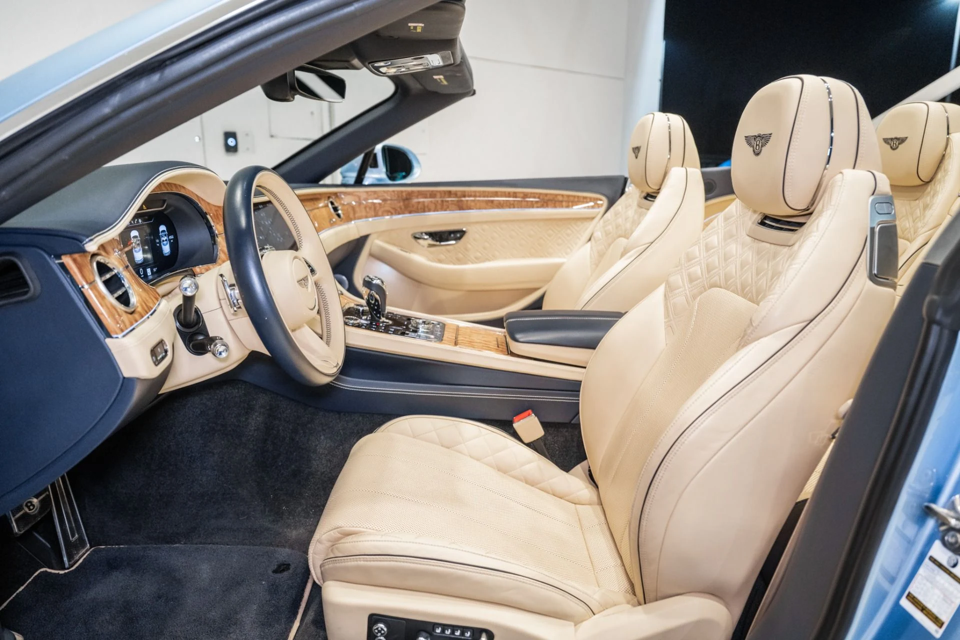 mph016_579238239_Used_2023_Bentley_Continental_GTC_V8_1772126417_1743a17777