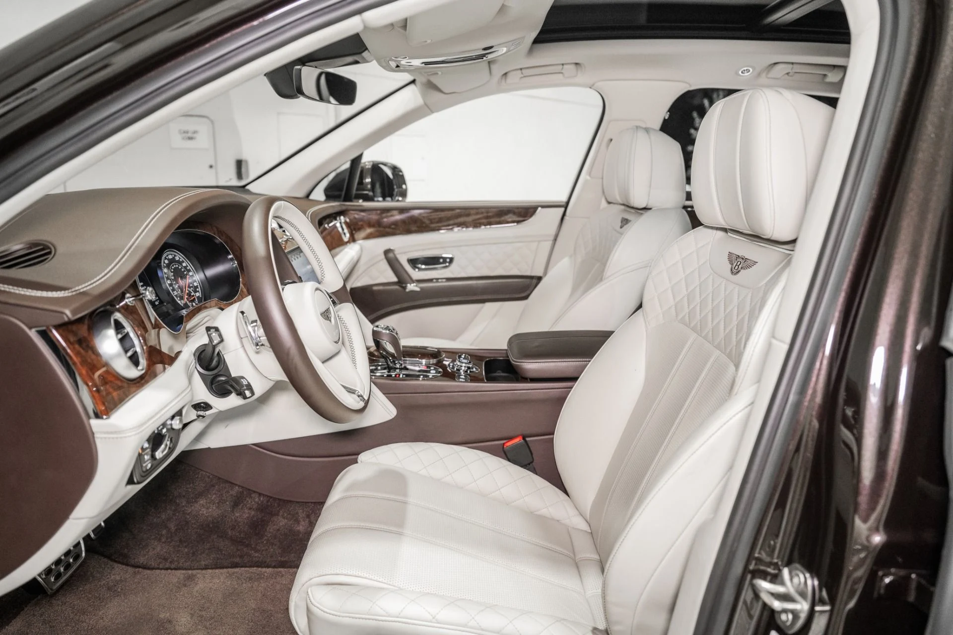 mph016_58797102_Used_2017_Bentley_Bentayga_W12_1791218079_094ef36d9c