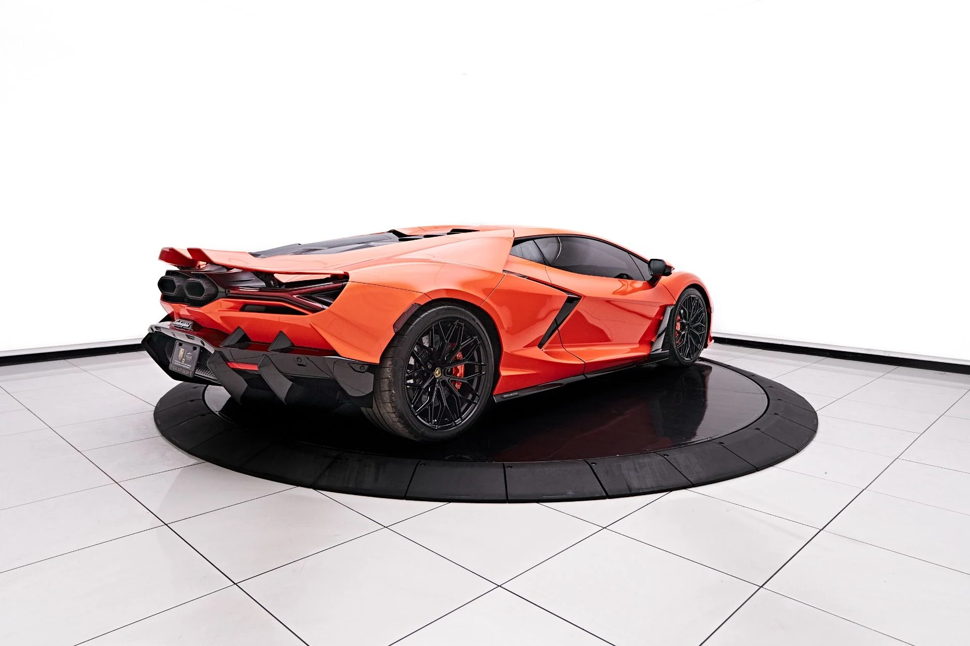 mph016_588523687_Used_2024_Lamborghini_Revuelto_Base_1755224841_8ef5dbbd30