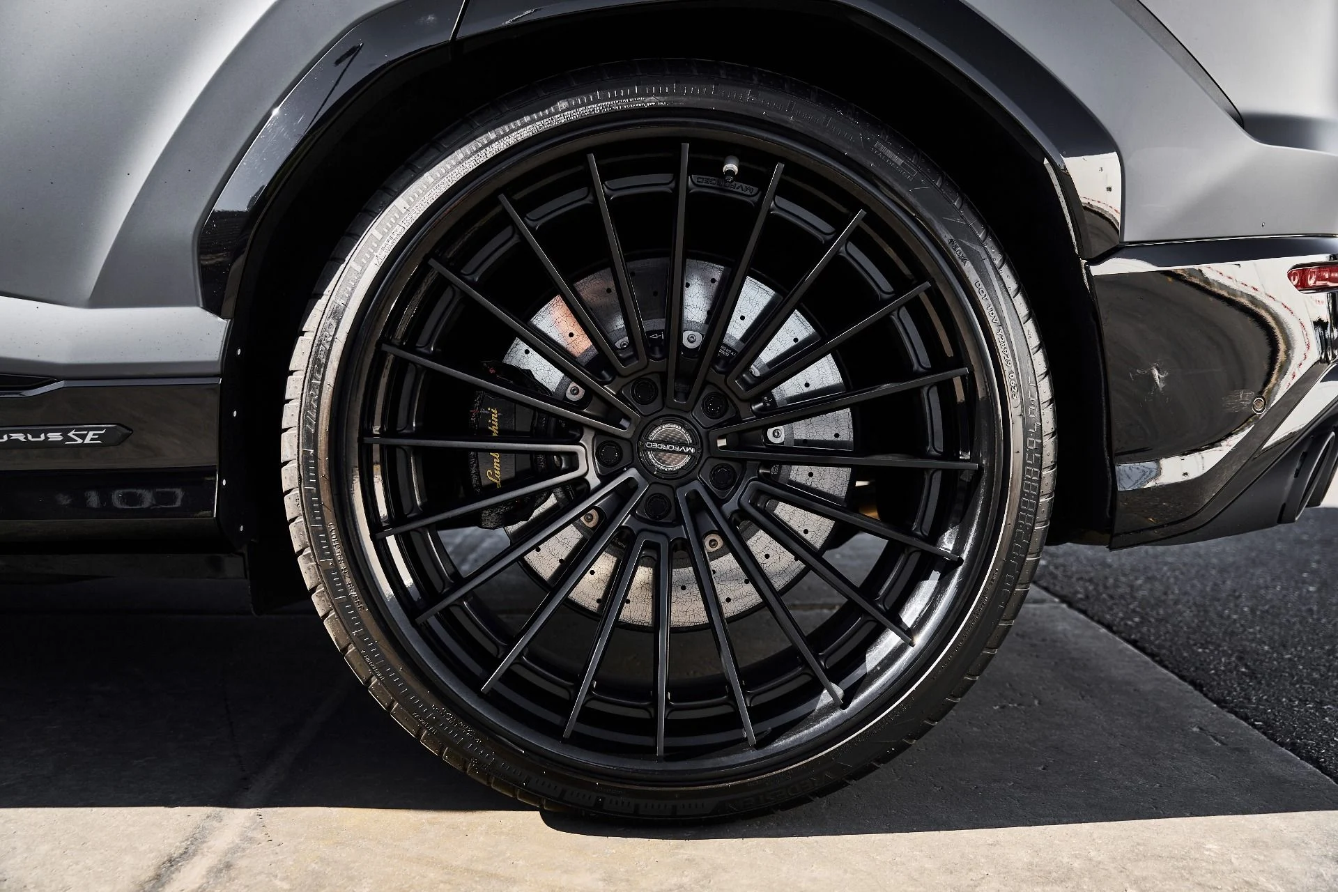 mph016_596075505_Used_2025_Lamborghini_Urus_SE_1778289194_707e9c6a6f