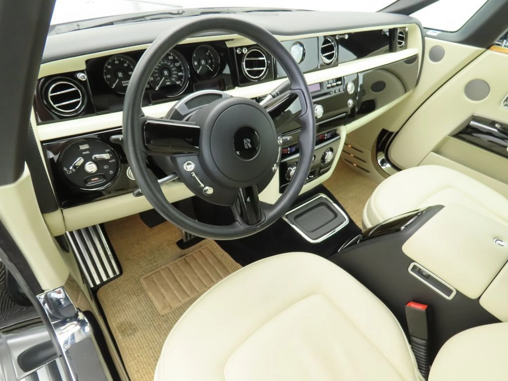 mph016_596675803_used_2012_rolls_royce_phantom_coupe_2drdrophead_8119_22959977_17_1024_fec2a8839f