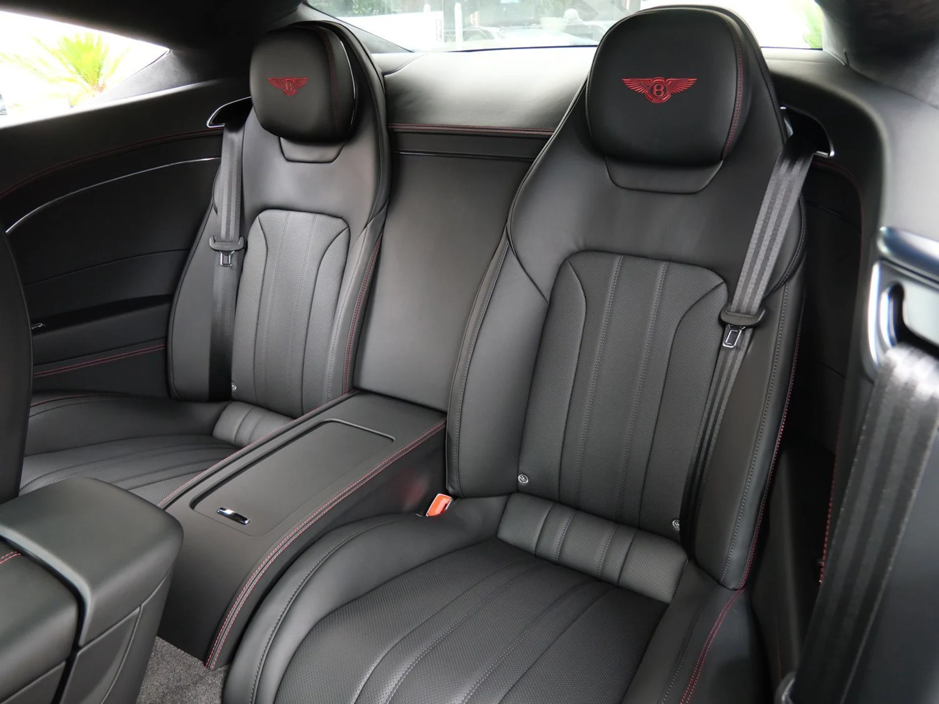 mph016_601363795_de76d7538166a6cc49da5d535ffe4d70x_5dedefde67