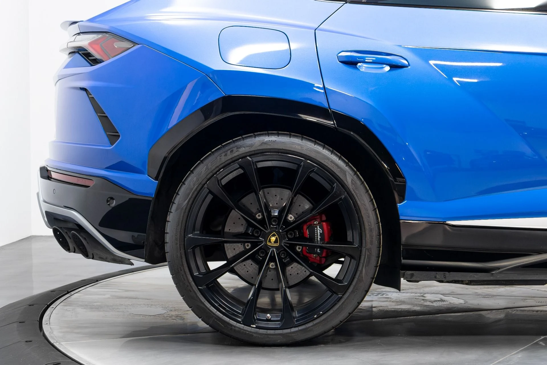 mph016_603161765_Used_2019_Lamborghini_Urus_1772123275_2acf4afa0d