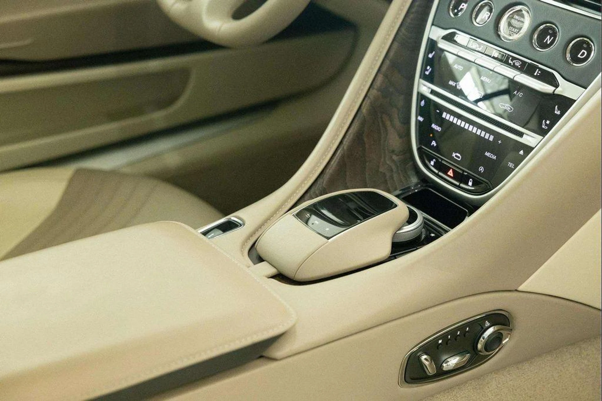 mph016_603807359_i3t_Ph_Ko_Yk_Wni_RW_2_Bjio8_FCL_9_Qe_A_c231a9bb53