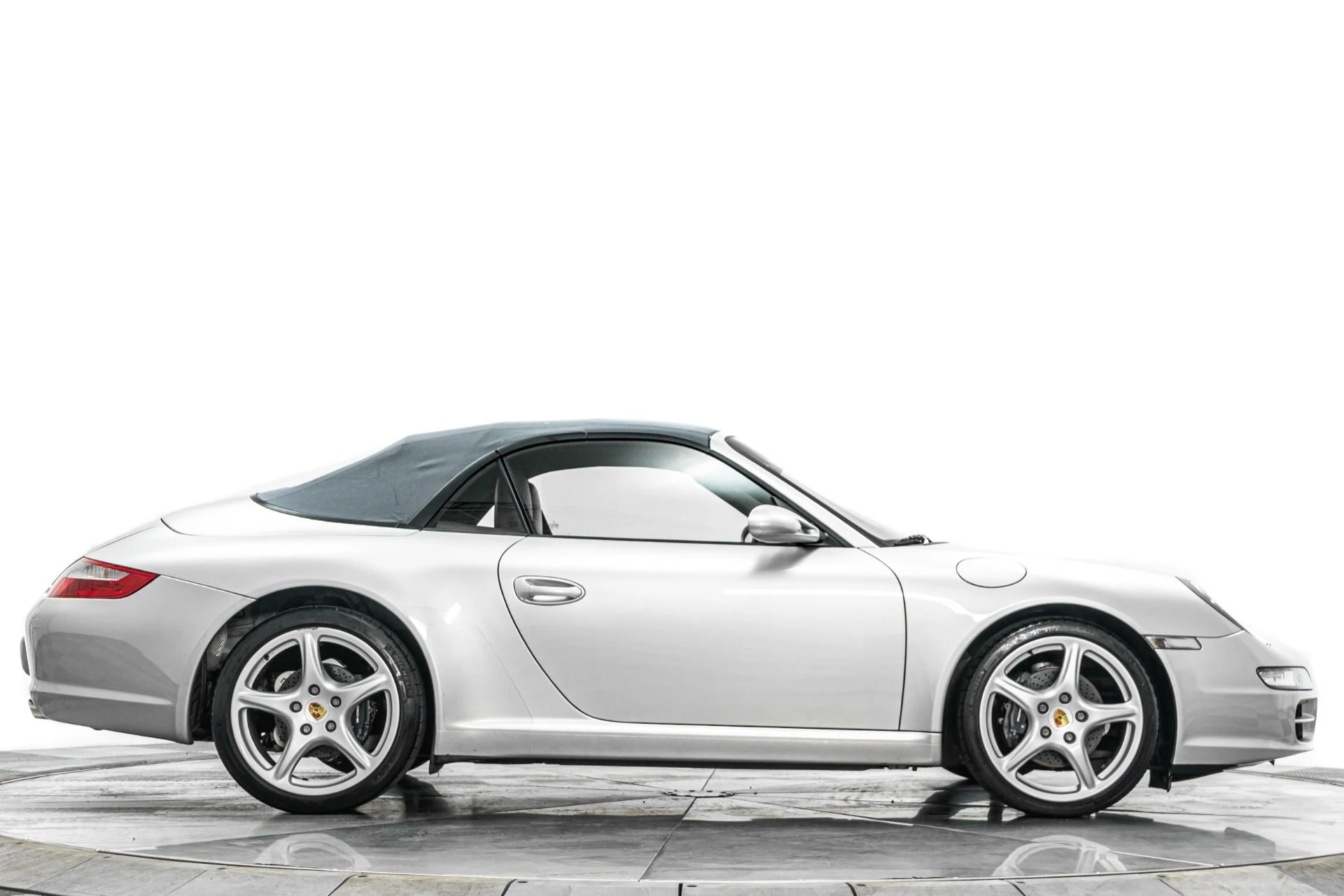 mph016_606380685_Used_2005_Porsche_911_Carrera_1782410367_28a3a9a135