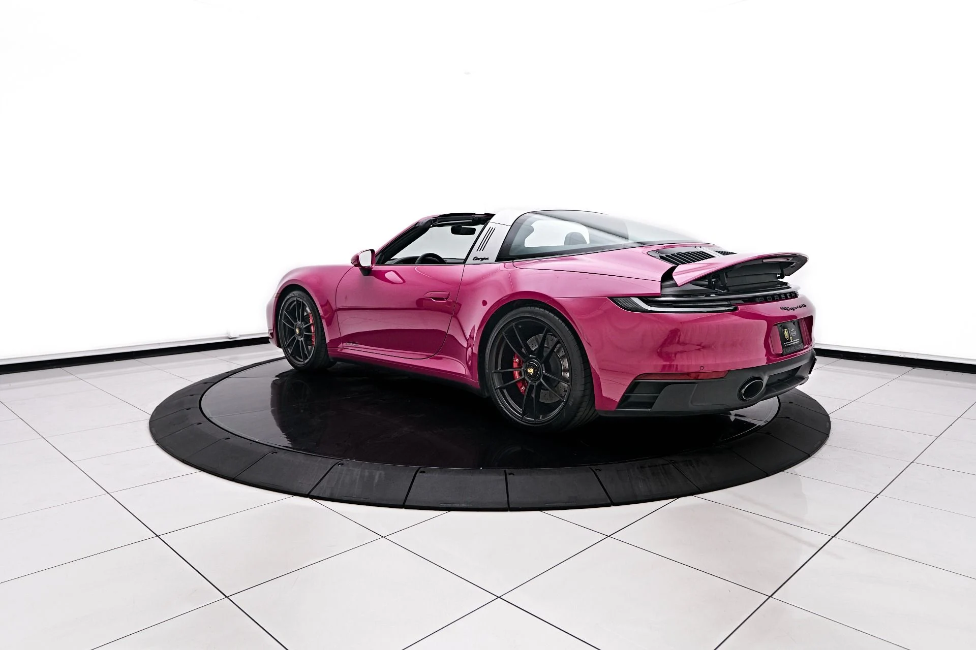 mph016_614623633_Used_2024_Porsche_911_Targa_4_GTS_1756951219_f472b1e717
