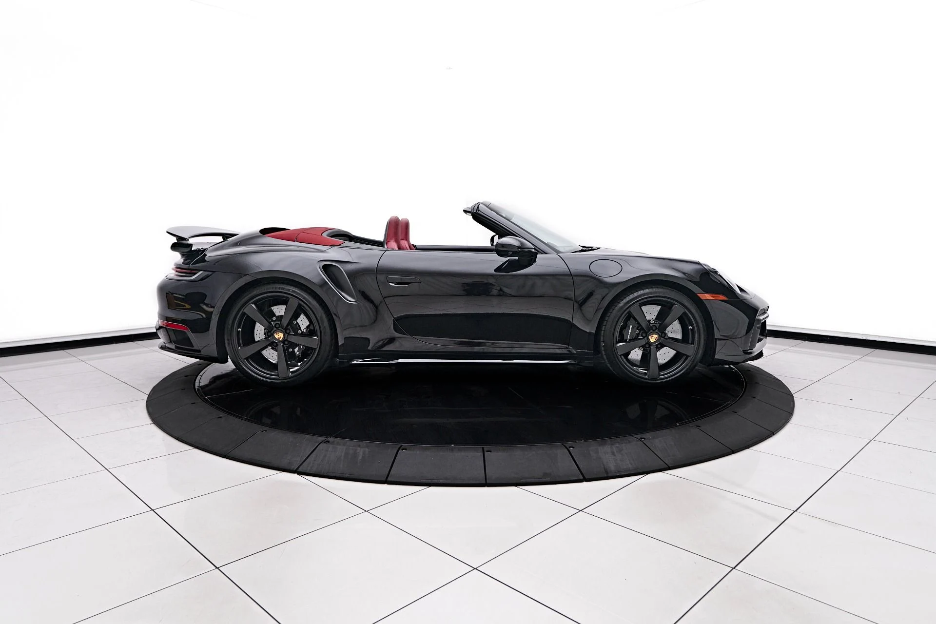 mph016_62168678_Used_2024_Porsche_911_Turbo_S_1758674557_832ba81c79