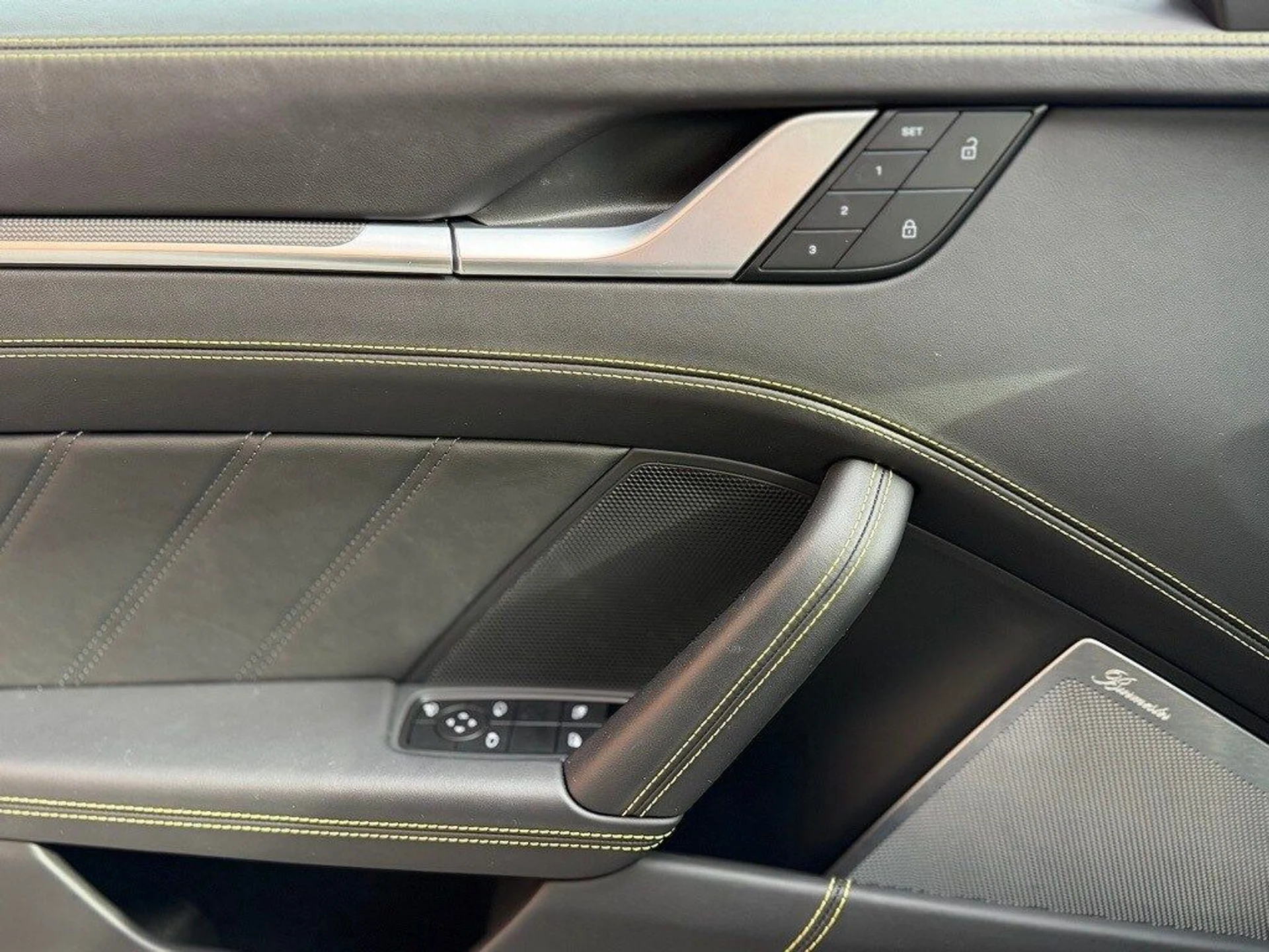 mph016_63253114_4e3f4d7e957bec116bb769d82d8bef97x_9fdfc817d1