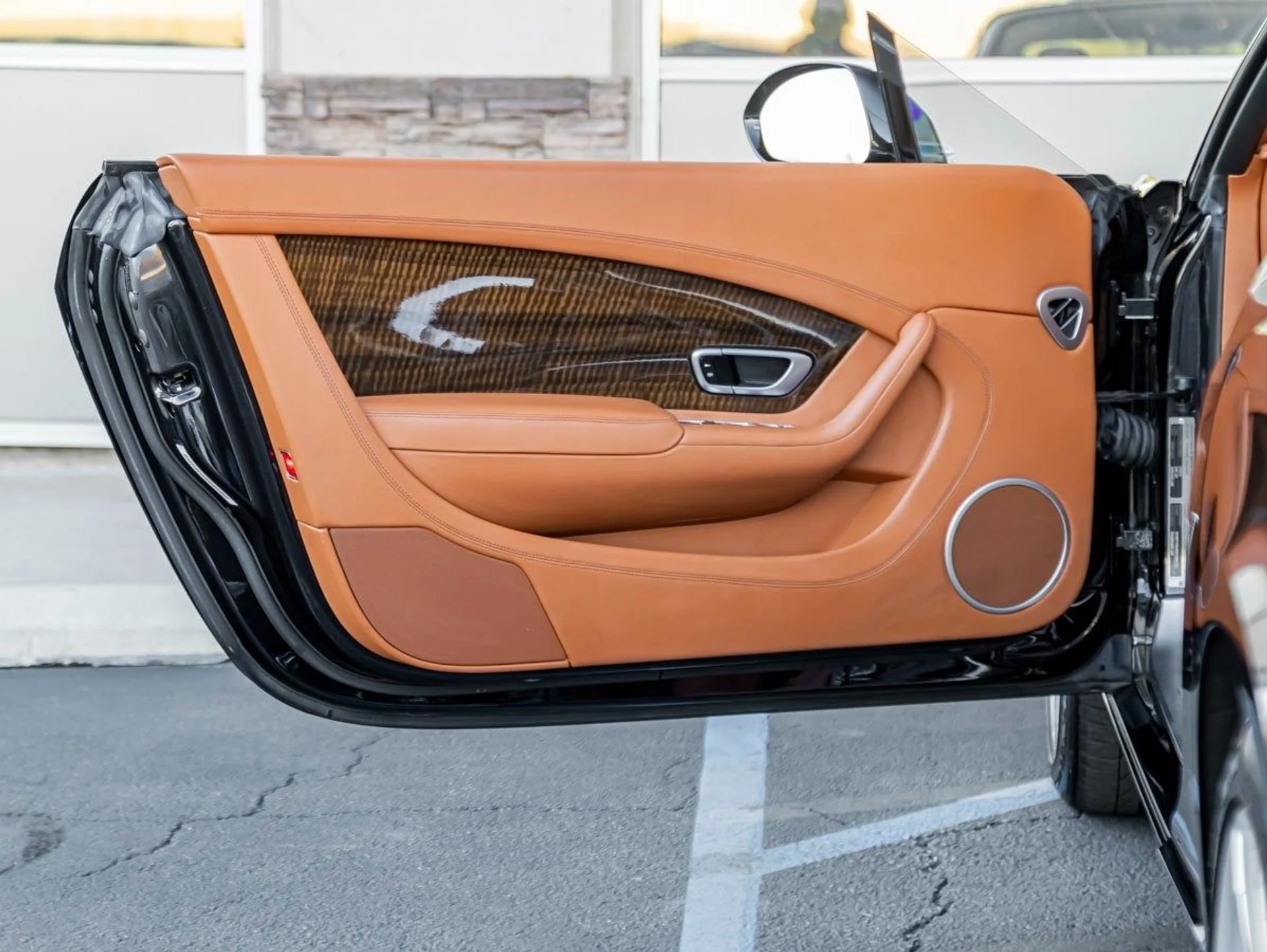 mph016_633312892_17_296b133fa1