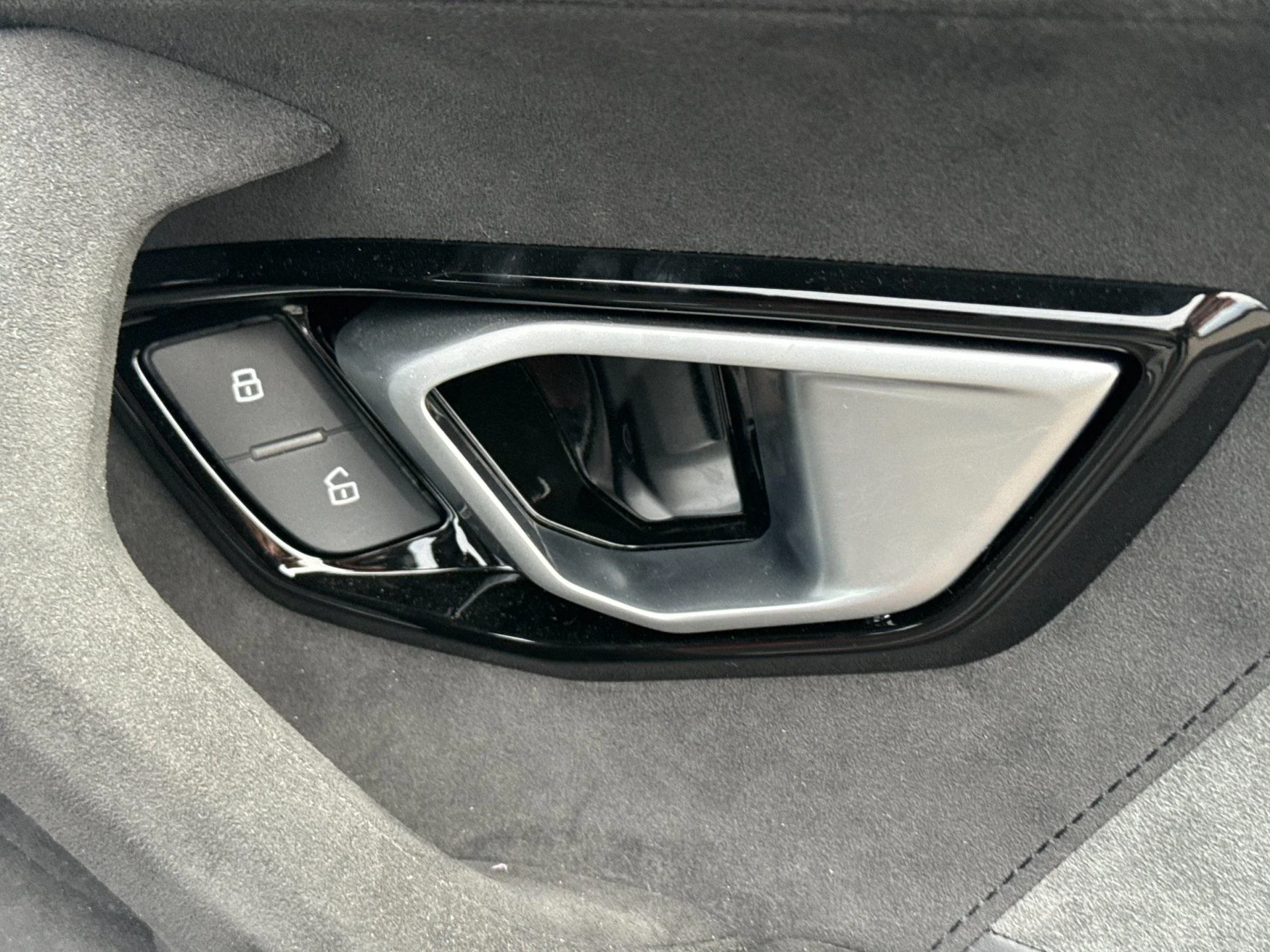 mph016_634123871_Used_2024_Lamborghini_Huracan_Sterrato_Selezione_CPO_1769008634_b0470242db