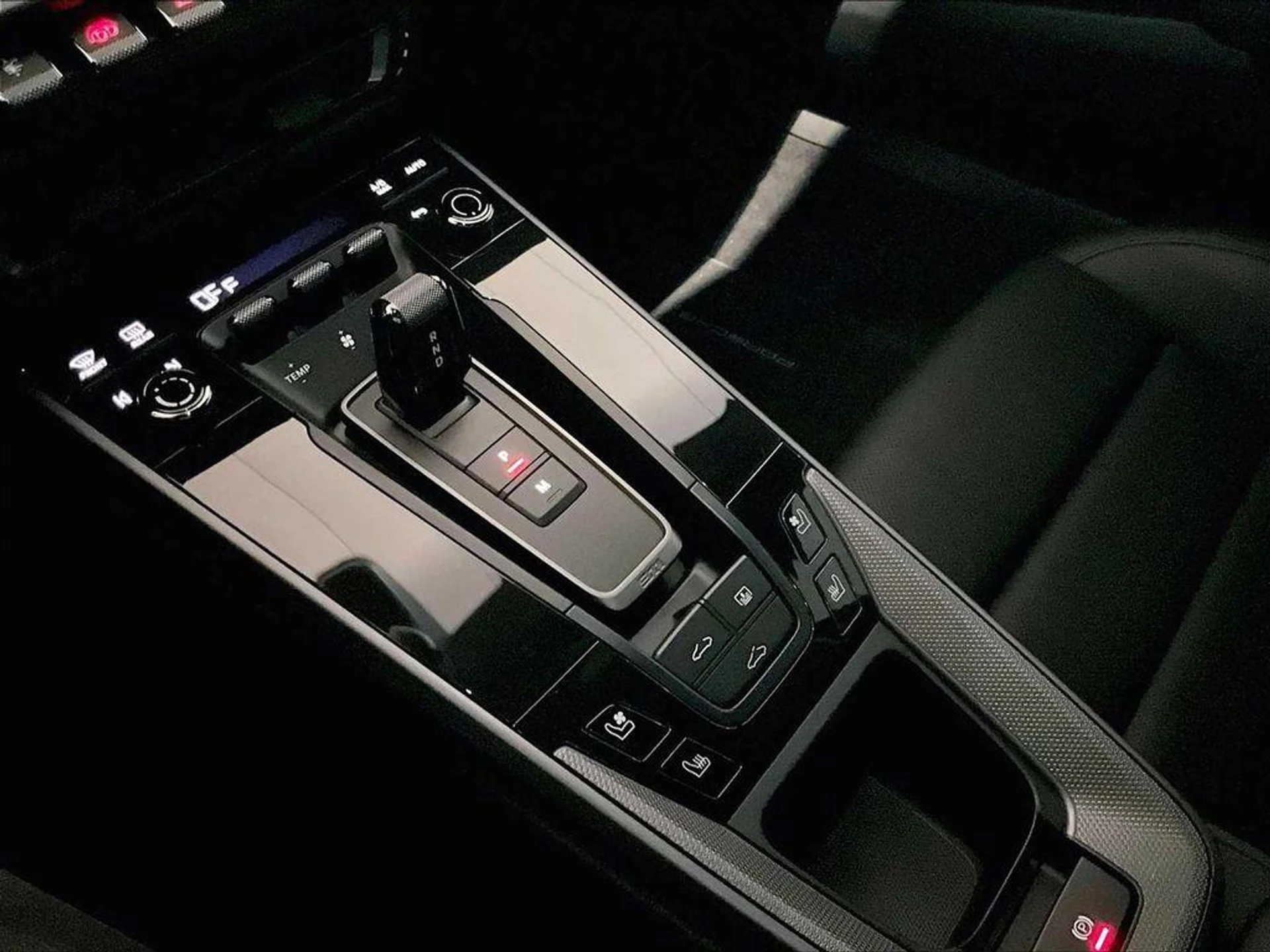 mph016_638312681_3_Qjx_E4cl9p6_V697_EN_Tj_B_Of_Xq_Lpo_5d2f05bda3