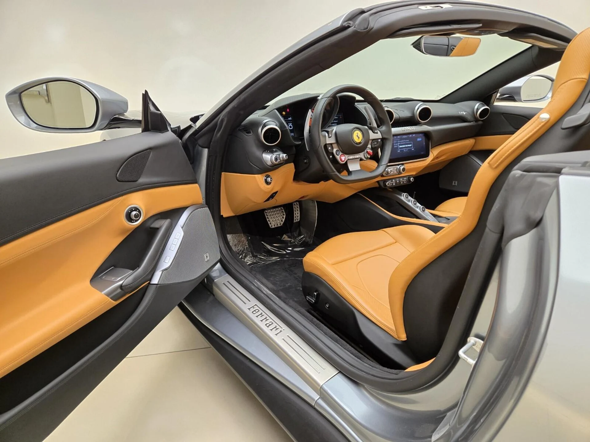 mph016_638541687_Used_2019_Ferrari_Portofino_1762588067_e794c9ce67