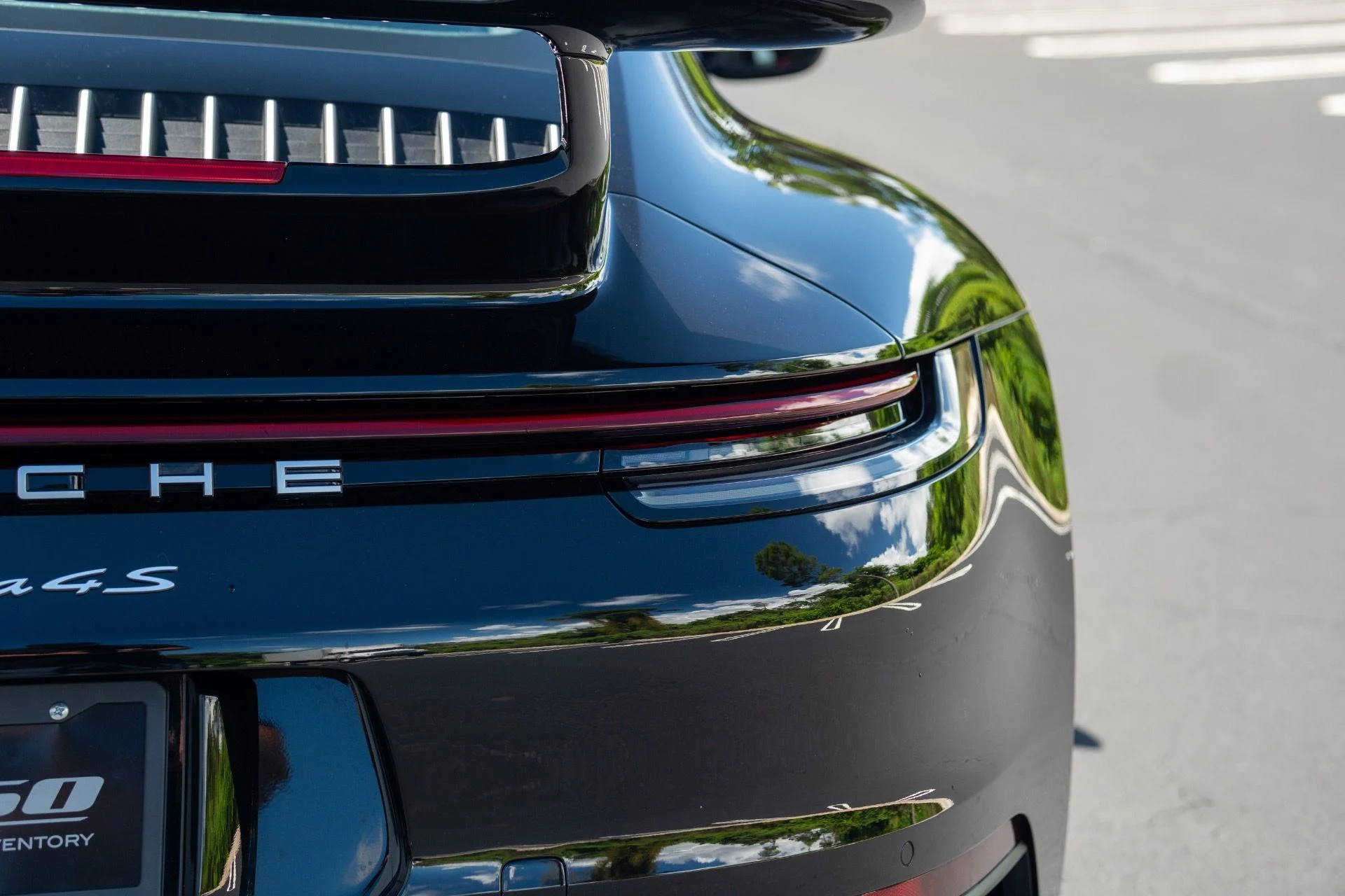 mph016_638673058_Used_2024_Porsche_911_Carrera_4_S_1758921760_2143451885