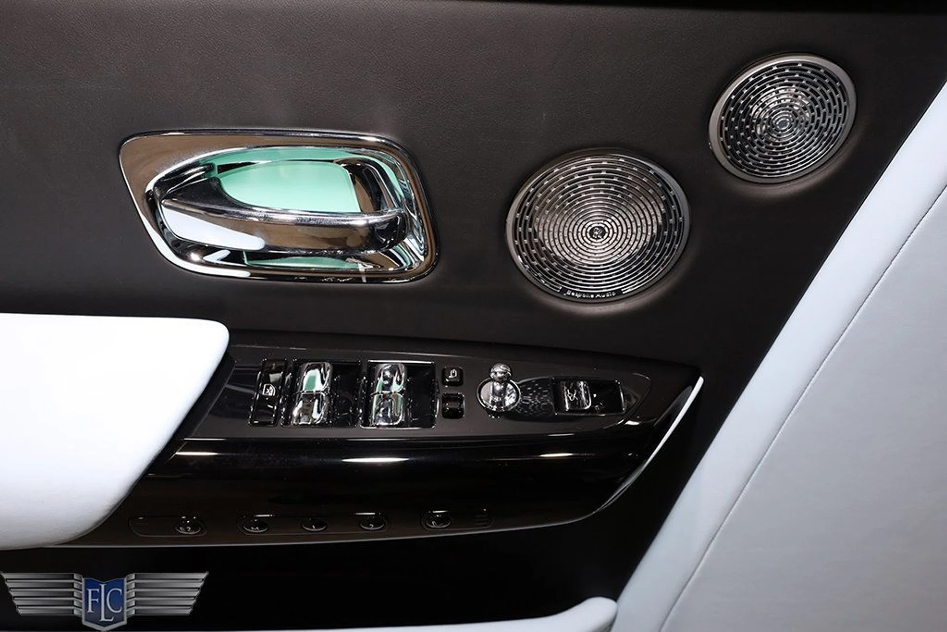 mph016_640458701_used_2025_rolls_royce_phantom_sedan_9689_22959551_17_1024_28cf2a2023