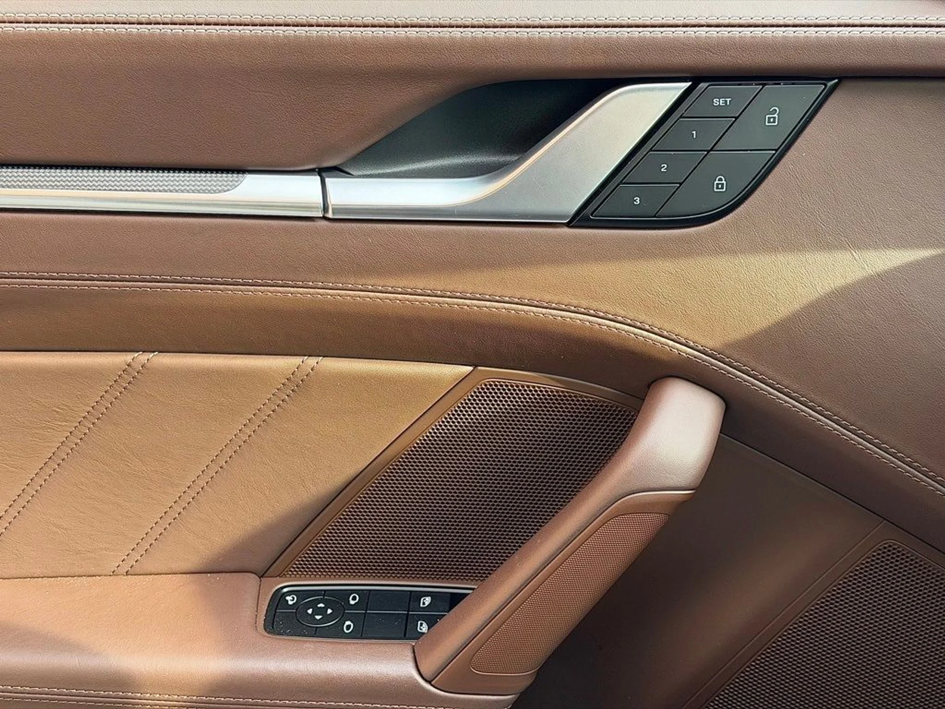 mph016_644007309_d0c0f8bbb85659b2dac5f7ed3fffb5d5x_917e981b02