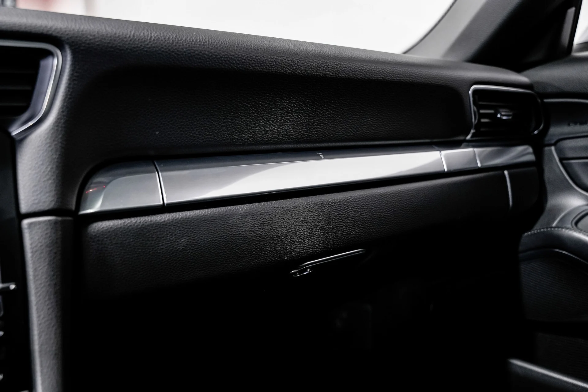 mph016_644280128_8ff3d34456125d9fad77e7d30491a8acx_734cd1179d