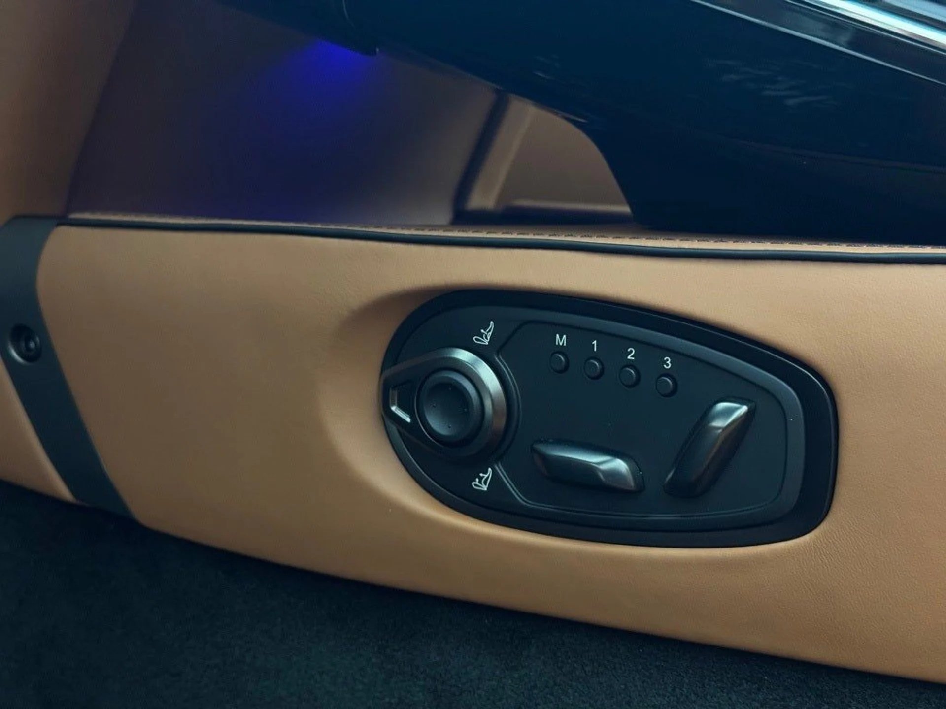 mph016_646392325_17_eb45b70753