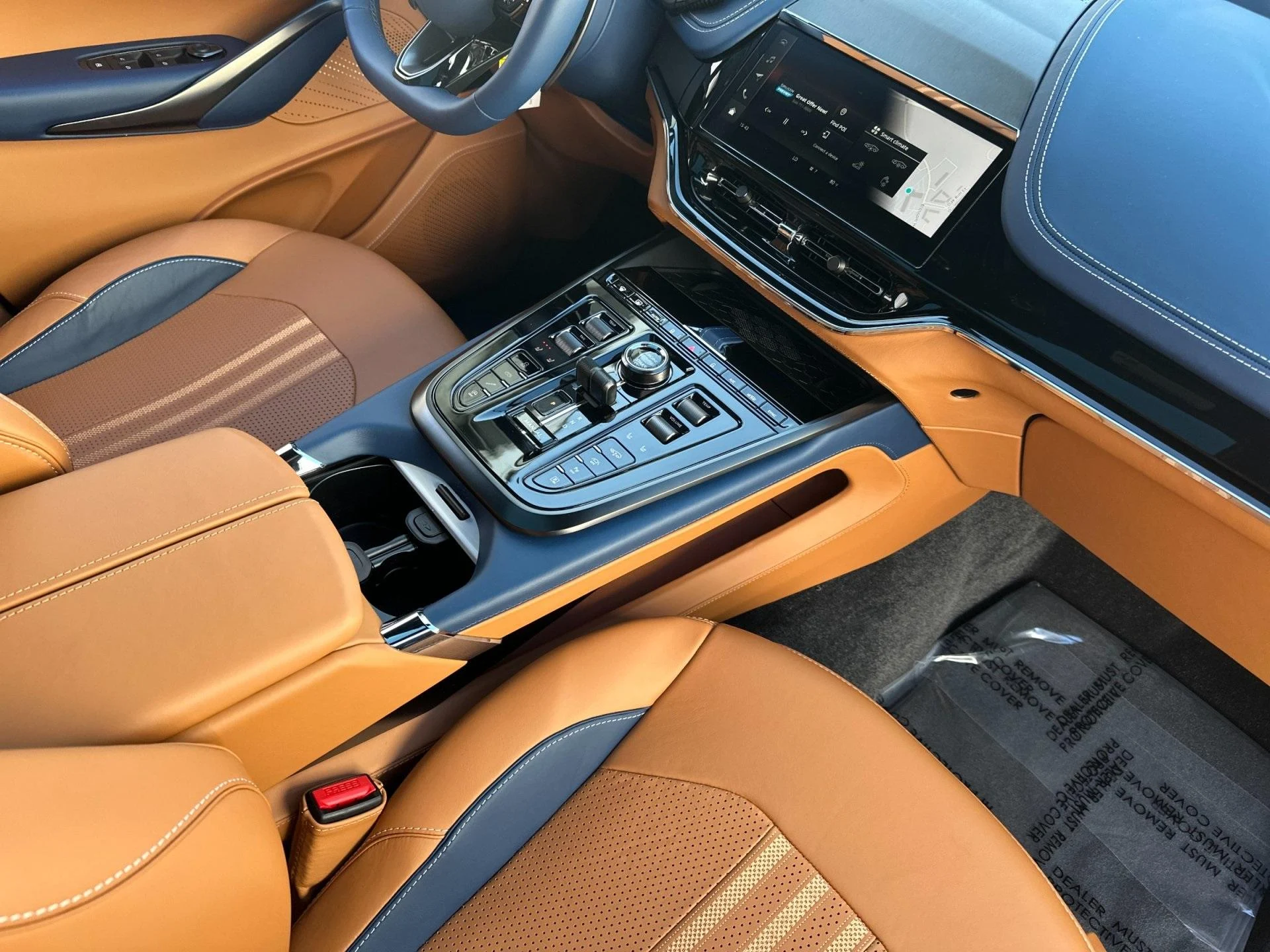 mph016_648206852_New_2025_Aston_Martin_DBX_707_1761314800_fd243c96bf