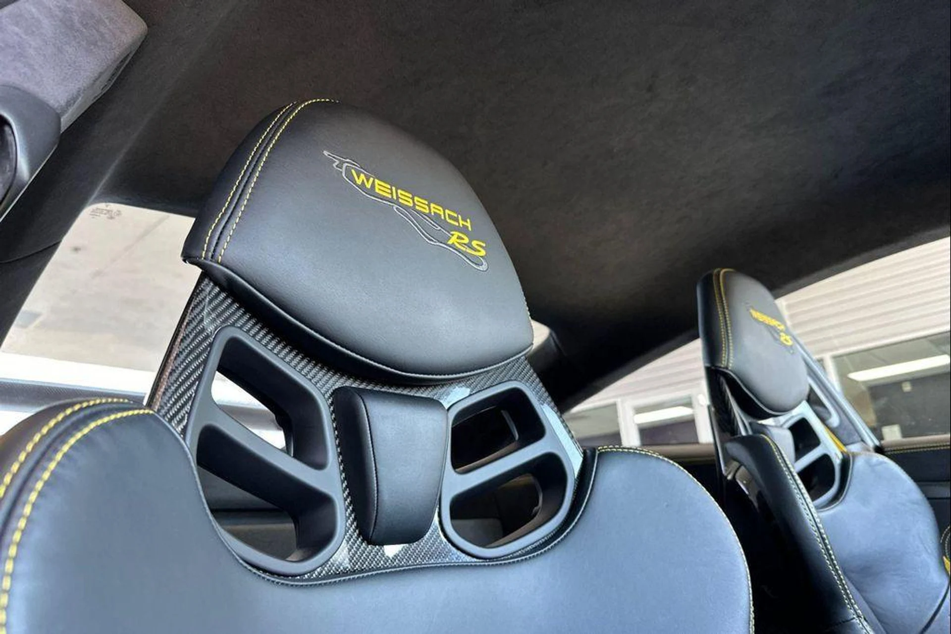 mph016_659059750_k_X7_ML_Cdj6z_BK_15_Iv_T_5pr_O8_m_M_778f69376e