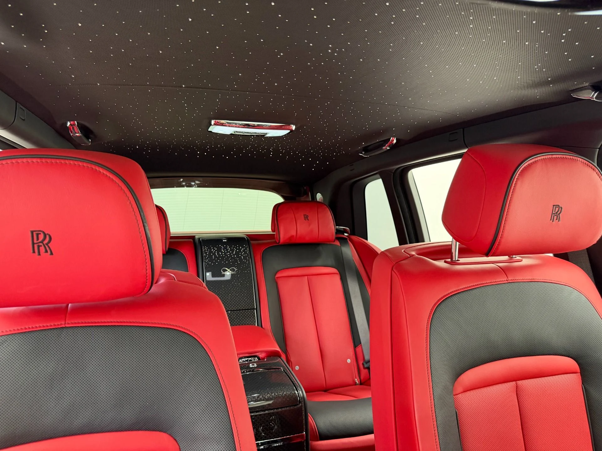mph016_662682112_Used_2024_Rolls_Royce_Cullinan_Black_Badge_Immersive_Rear_Seating_Rear_Theatre_Configuration_1782147217_d9c9252e11