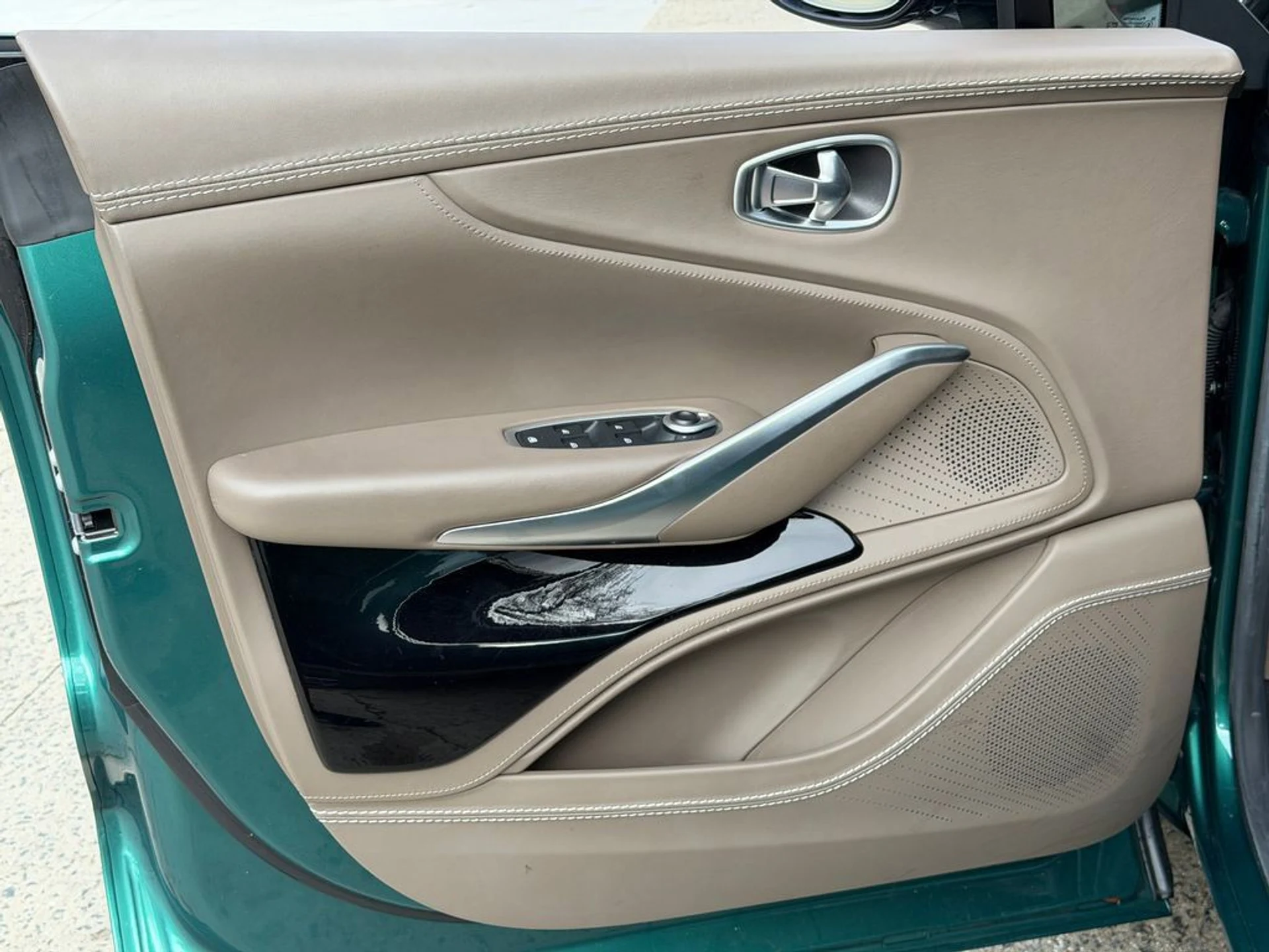 mph016_663918311_70b1b3e3df8746ef81e07edaf2afc1c6_641a8bc45a