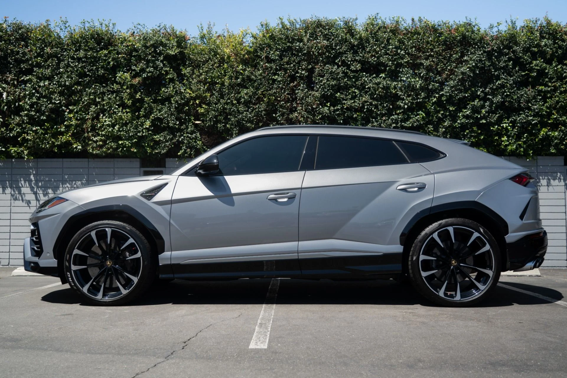 mph016_664068132_Used_2019_Lamborghini_Urus_1755558842_25a787250c