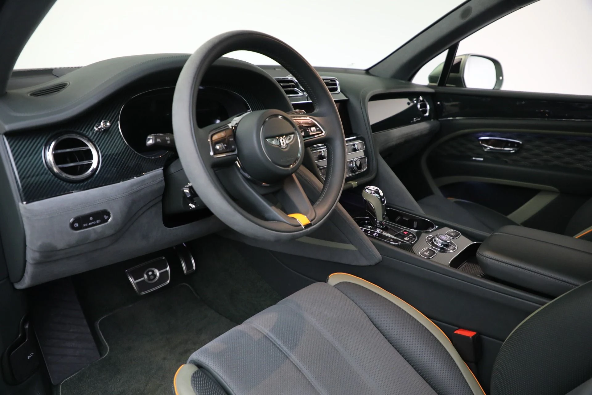 mph016_667182648_New_2027_BENTLEY_BENTAYGA_SPEED_1761837159_d4d65c518e