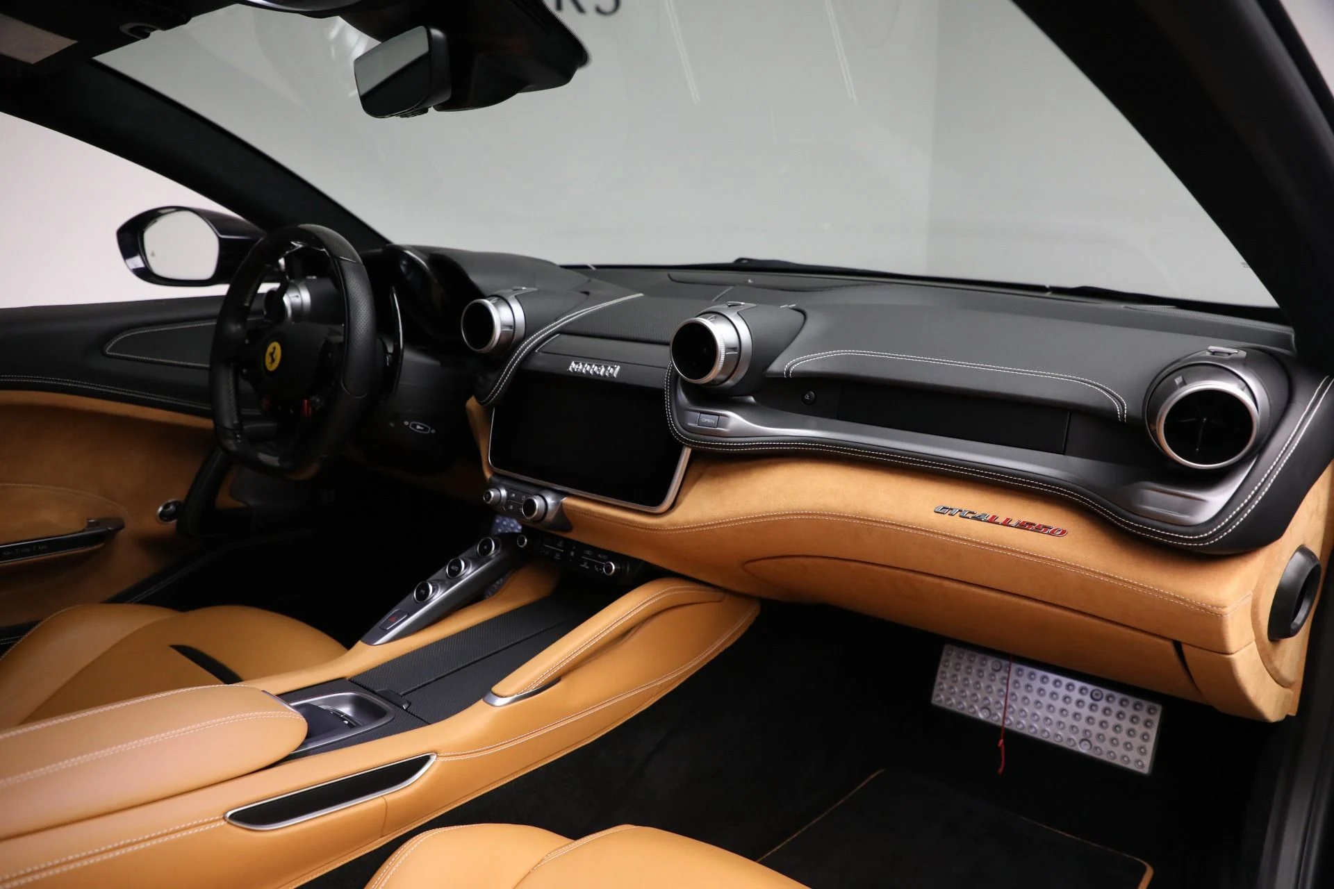 mph016_668346073_Used_2020_Ferrari_GTC_4_Lusso_1764032069_fec86e0b43