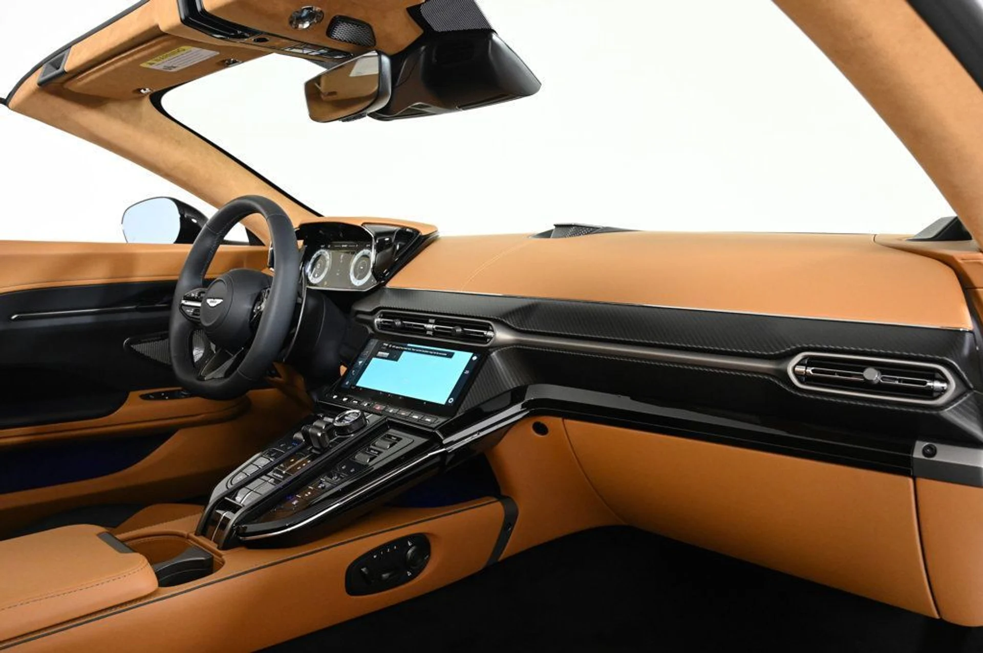 mph016_670461894_used_2026_aston_martin_vantage_11350_22923178_16_1024_27d5dfba1e