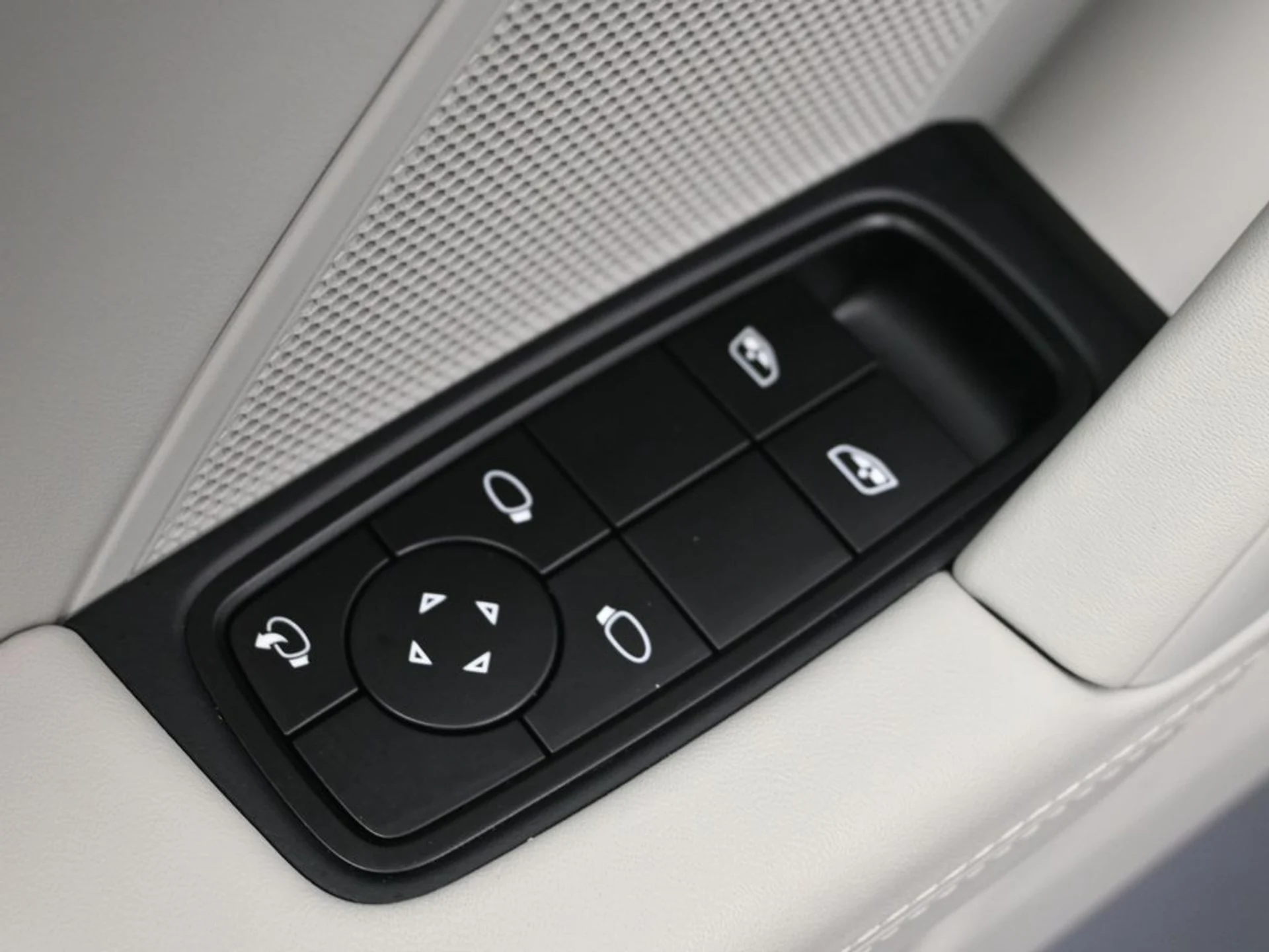 mph016_671767949_b70c0c06ee1856b17457aaef59878203x_f496360508