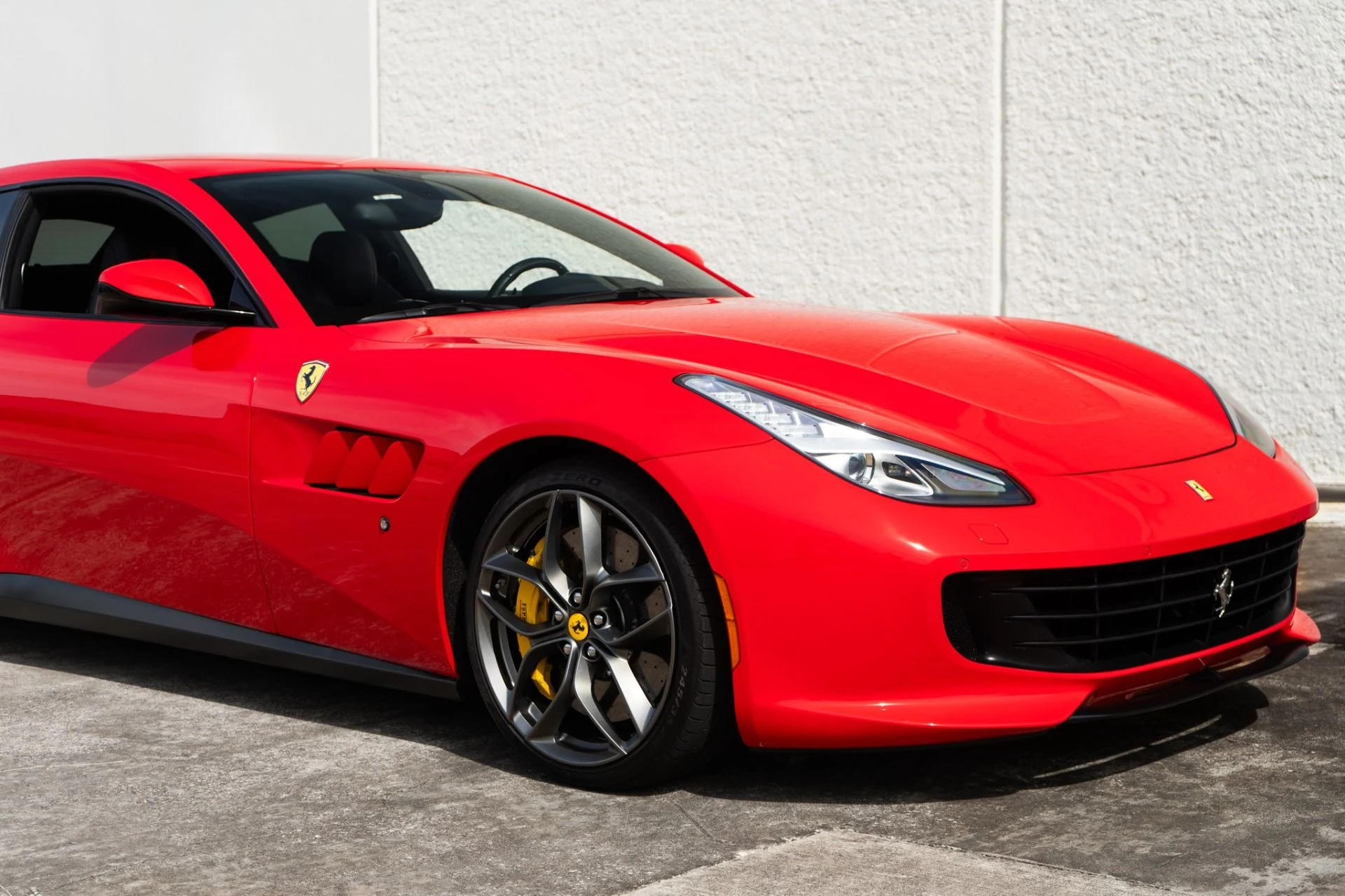 mph016_674688487_Used_2018_Ferrari_GTC_4_Lusso_T_1771449324_0d9d25c795