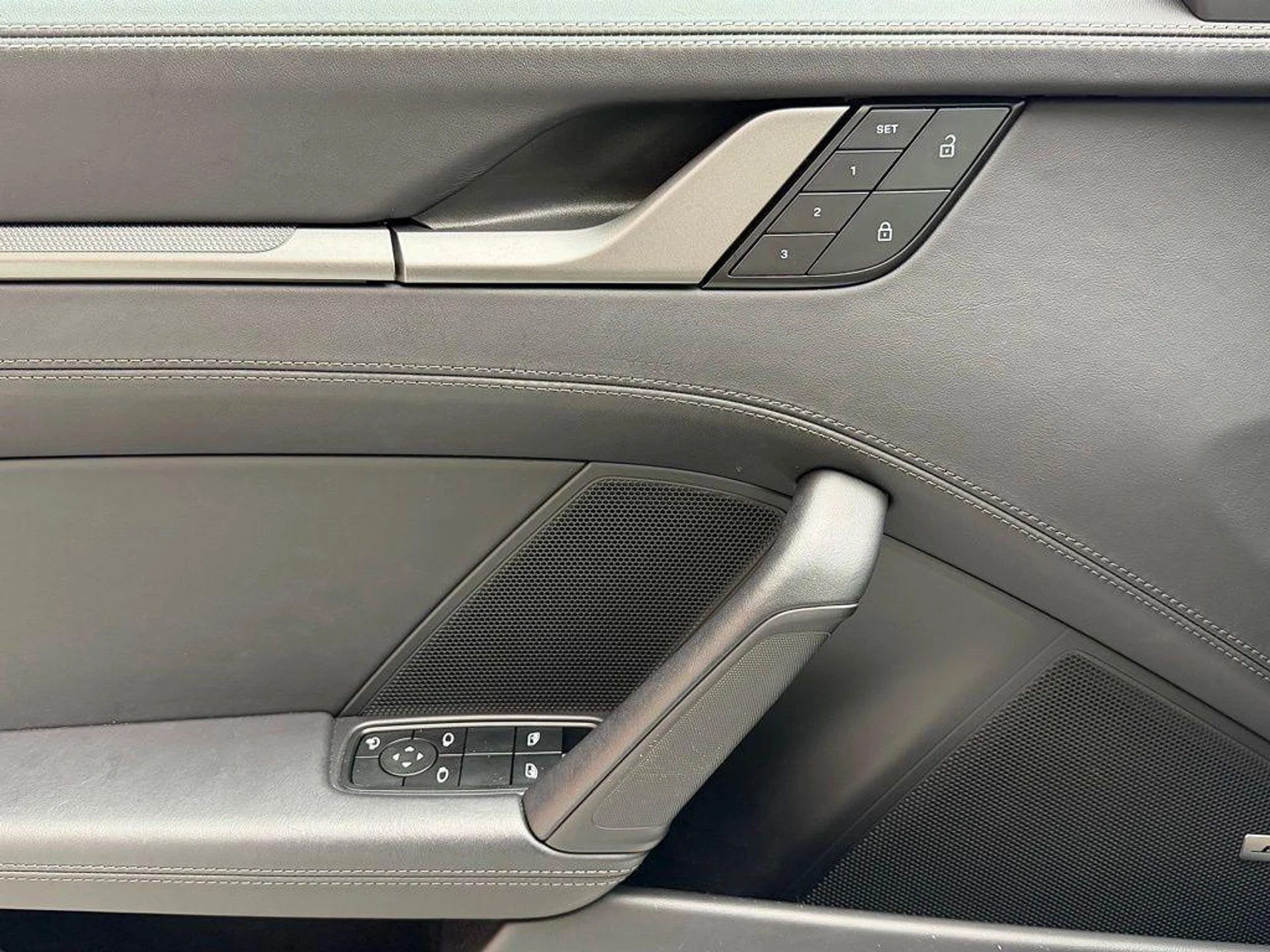 mph016_678049617_jbu_XWJA_7xx_Pk_Twm_RBHO_Zyb_UN_Ge8_0be8a32294