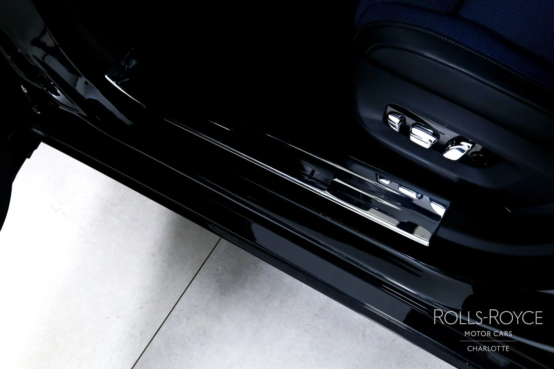 mph016_679172638_Used_2024_Rolls_Royce_Ghost_1755798774_af8325c8da