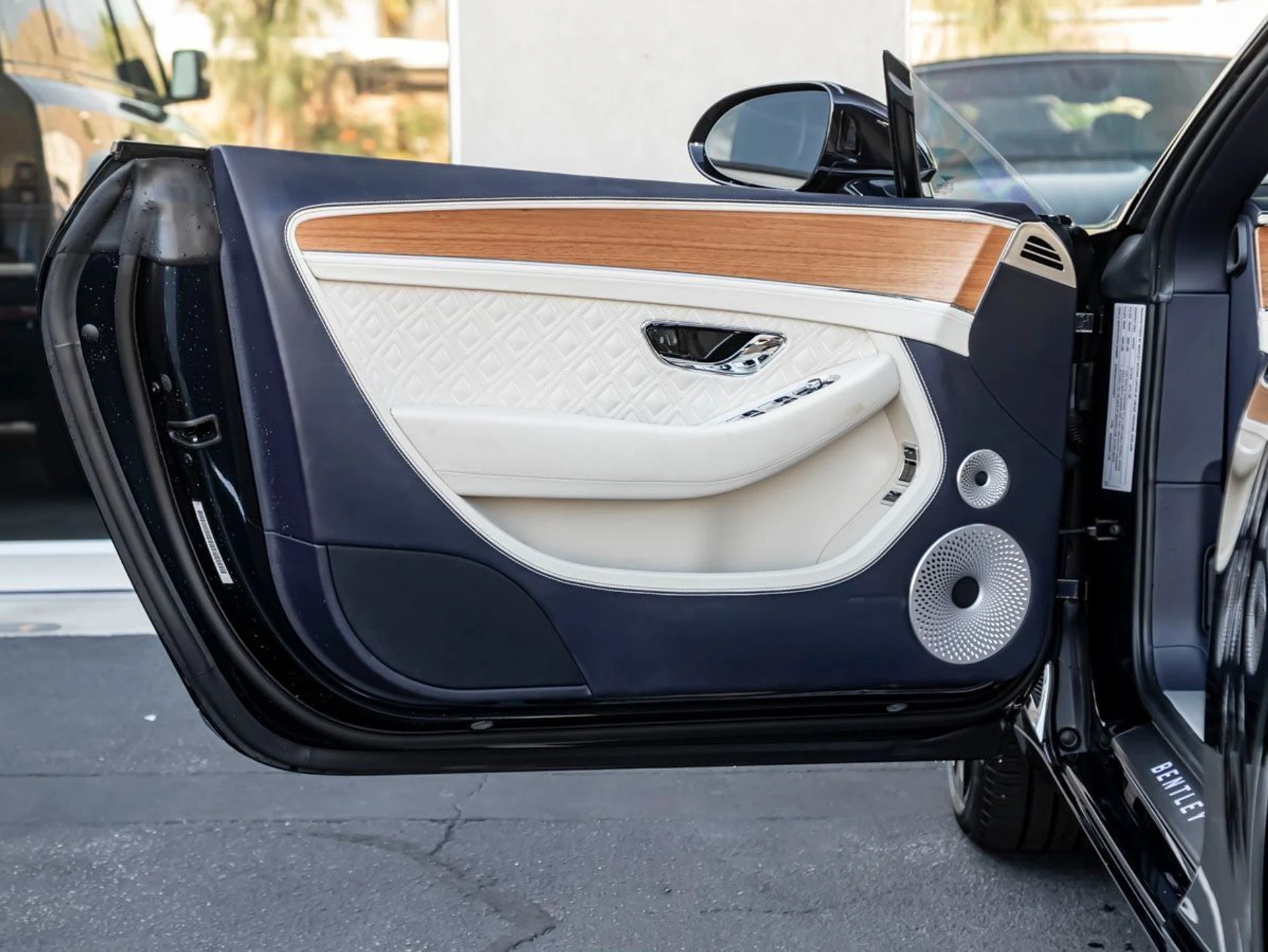 mph016_687020039_17_ec65d9cb80