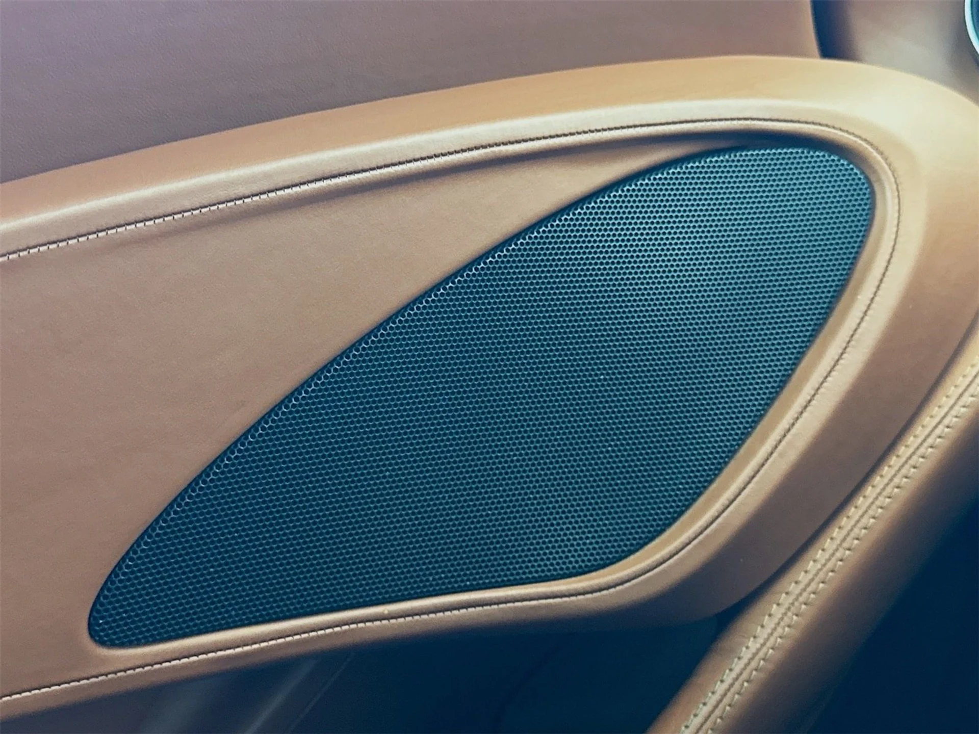 mph016_68843033_8dc80fec2a77459ec678af0ff809e2d1x_1c03f7e61a