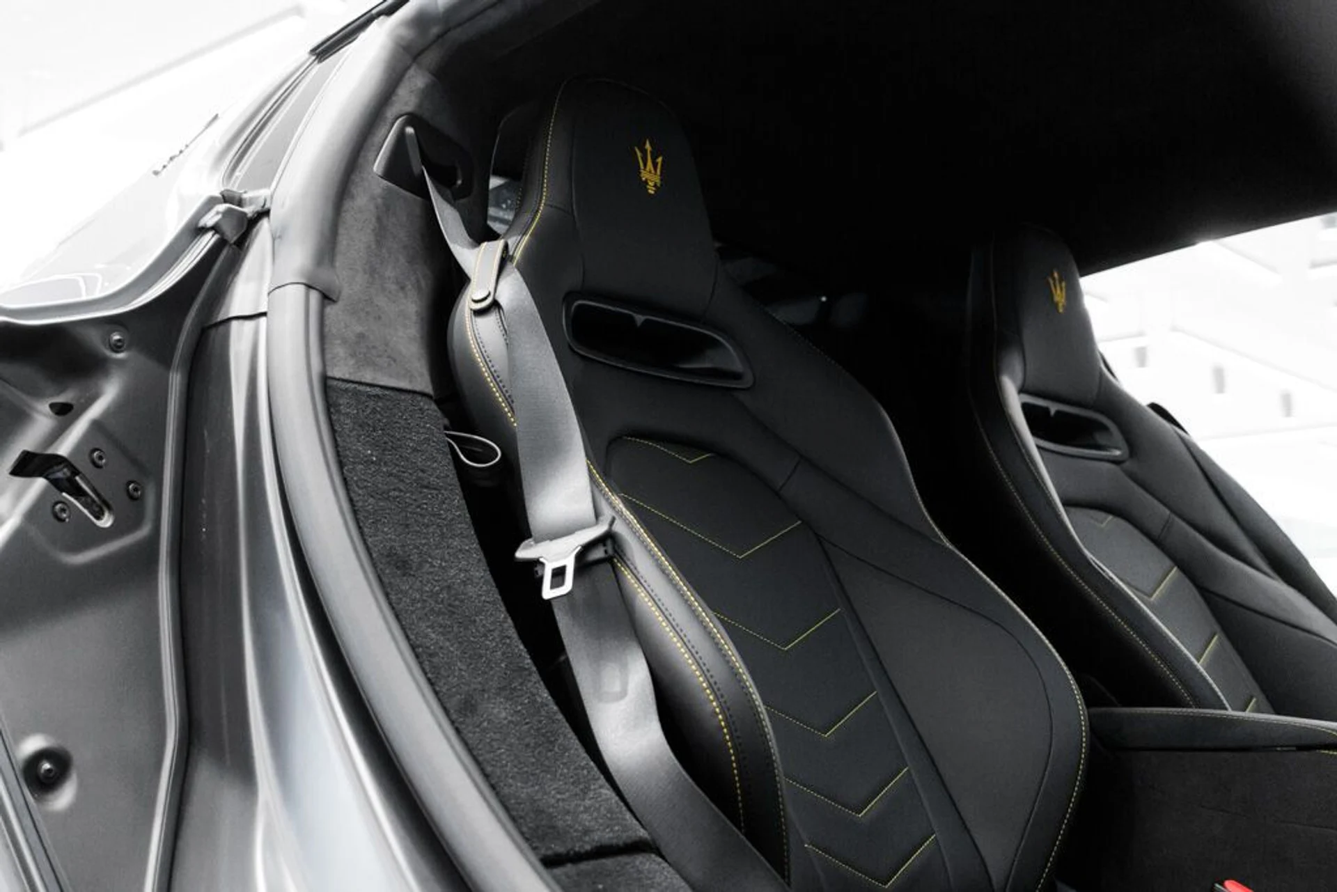 mph016_689273630_maserati_mc20_2022_jpg_v_1758918548_a042b833f6