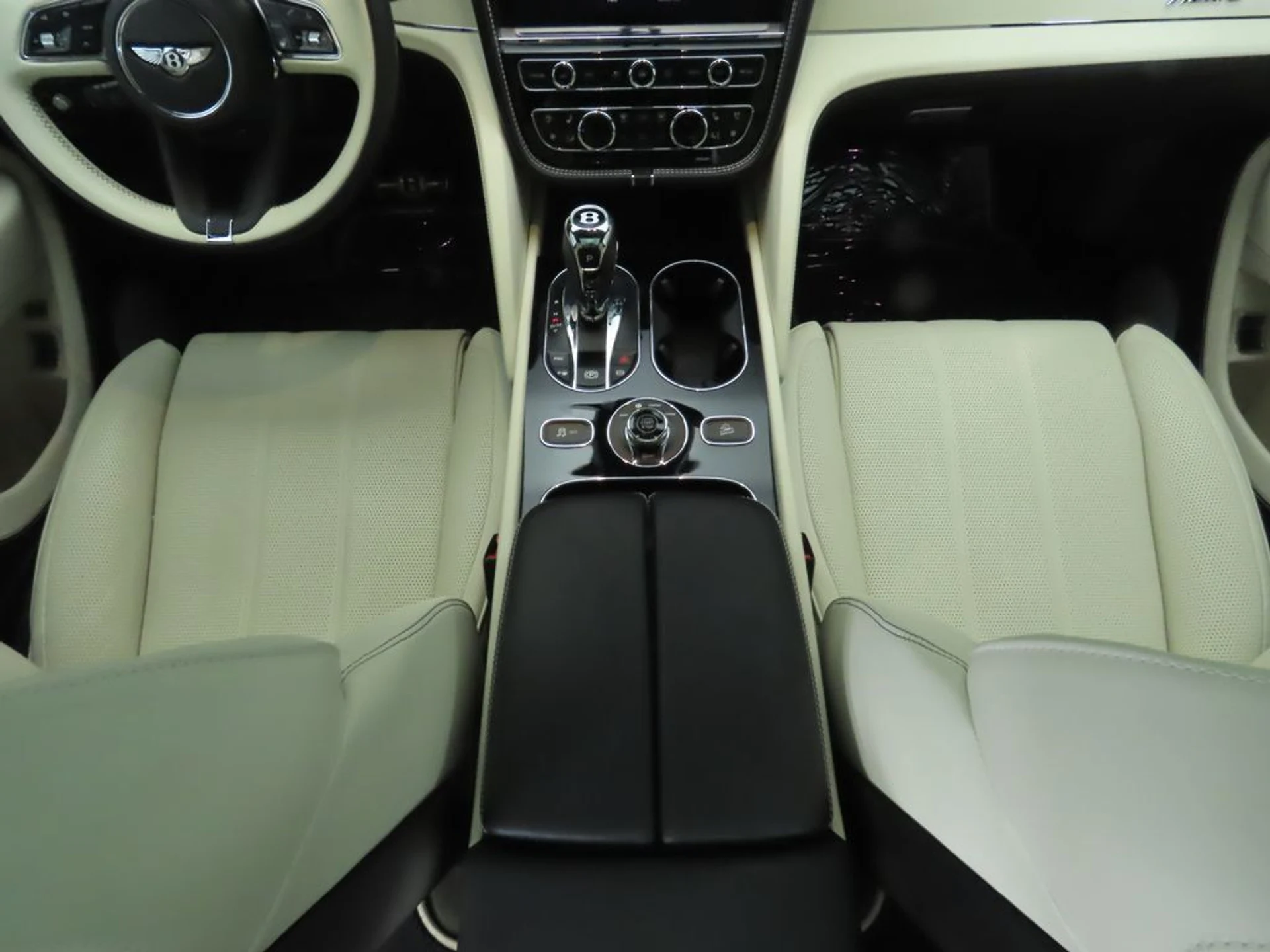 mph016_692299460_used_2023_bentley_bentayga_ewb_8119_22900823_17_1024_447c052fd6