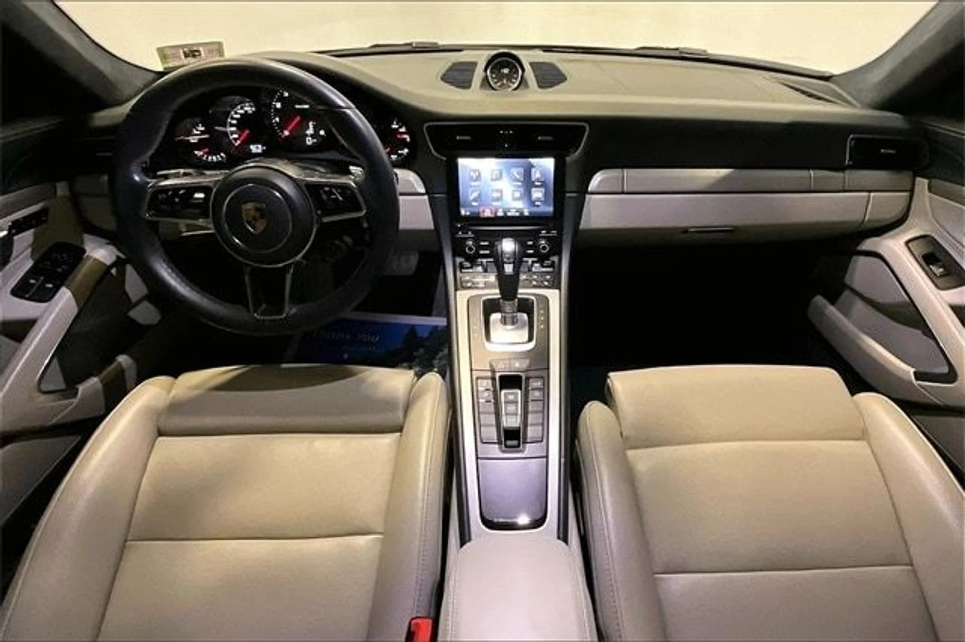 mph016_692641303_620316cc7858f8c04dcd2a2cc2abb6a8x_e35360377f