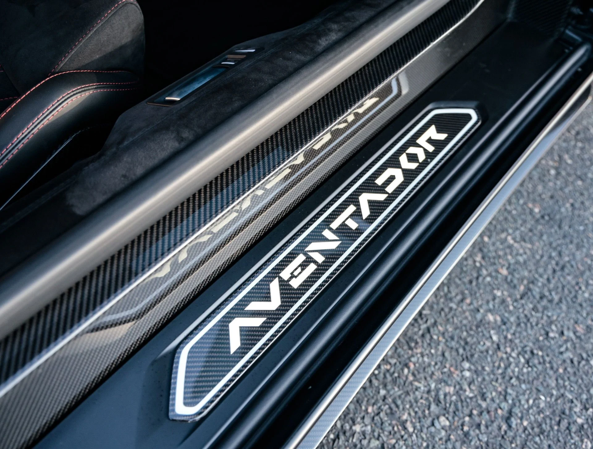 mph016_699355896_Used_2018_Lamborghini_Aventador_S_1762208348_c3e37c9d66