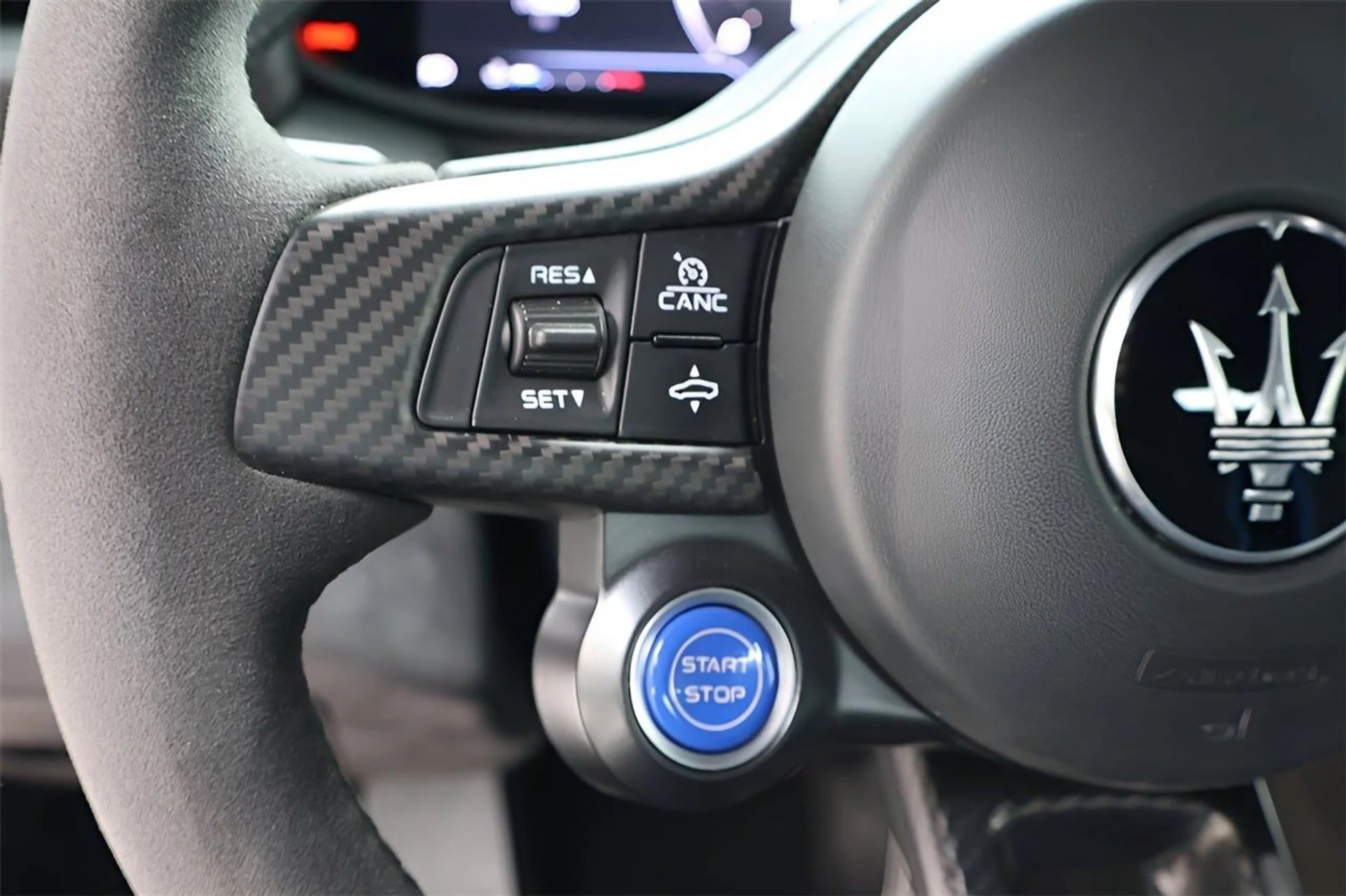 mph016_702599515_17_c5d1813645