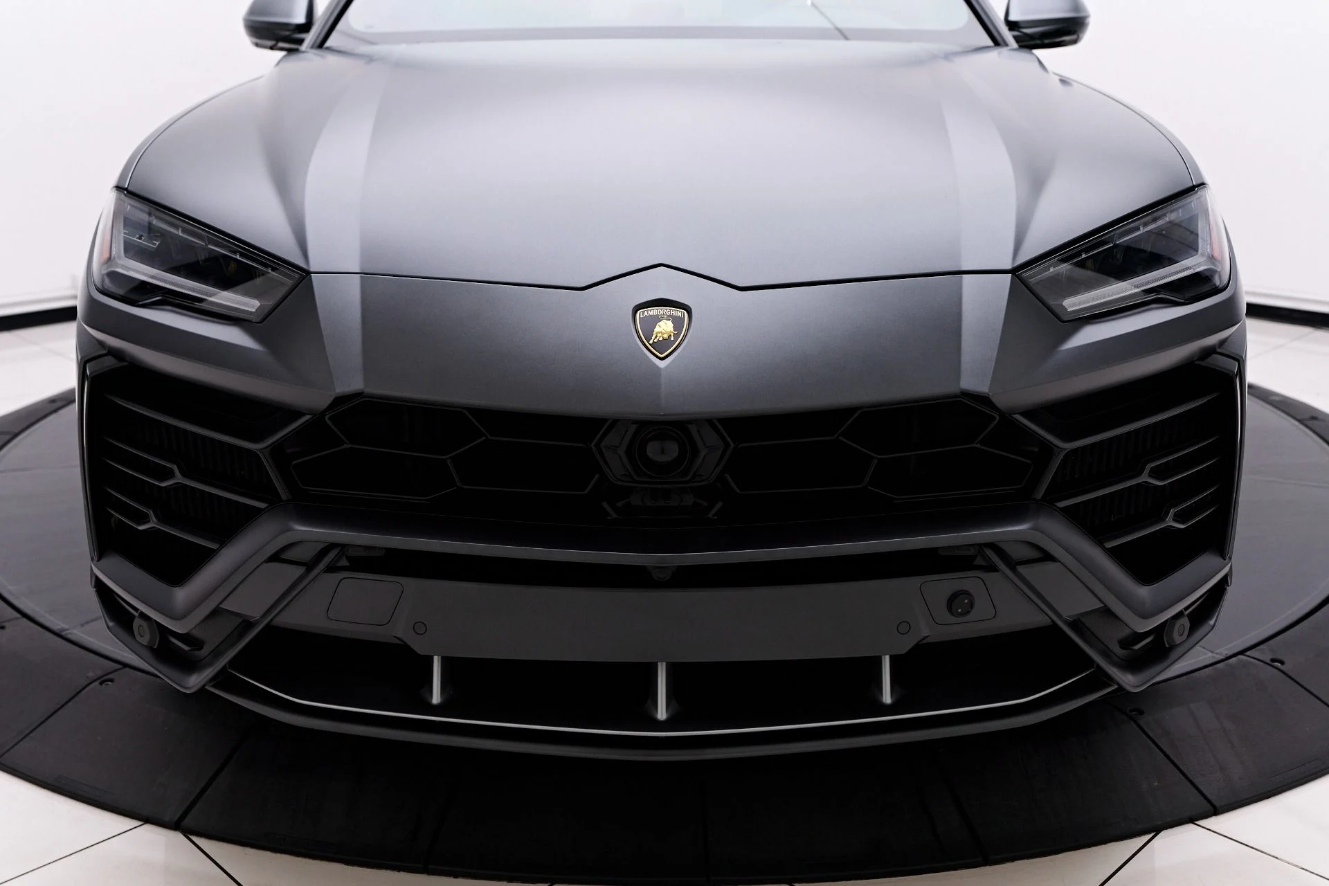 mph016_709682449_Used_2020_Lamborghini_Urus_Base_1758905548_3c36579992