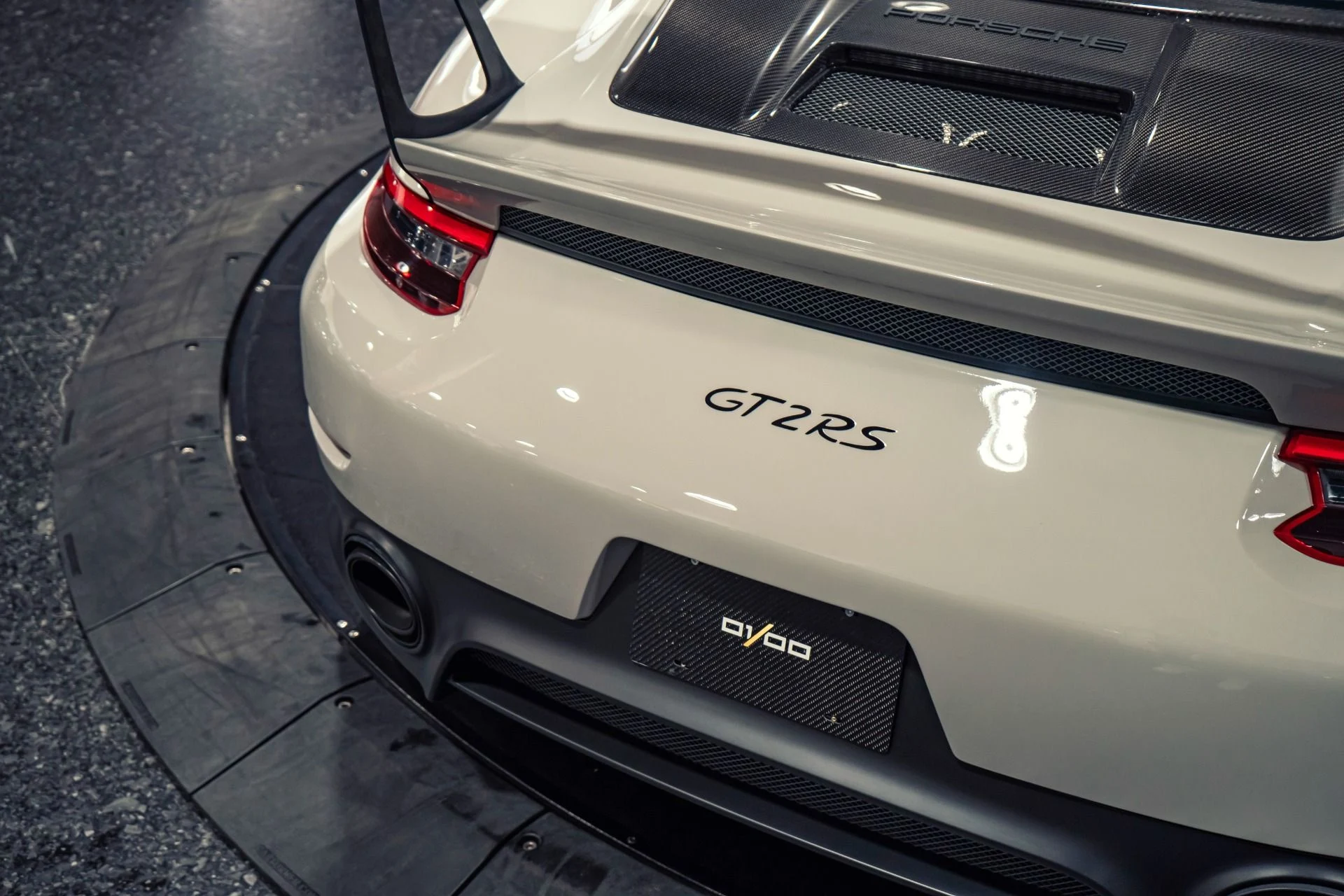 mph016_715158383_Used_2018_Porsche_911_GT_2_RS_1774897030_9bfa6f1588