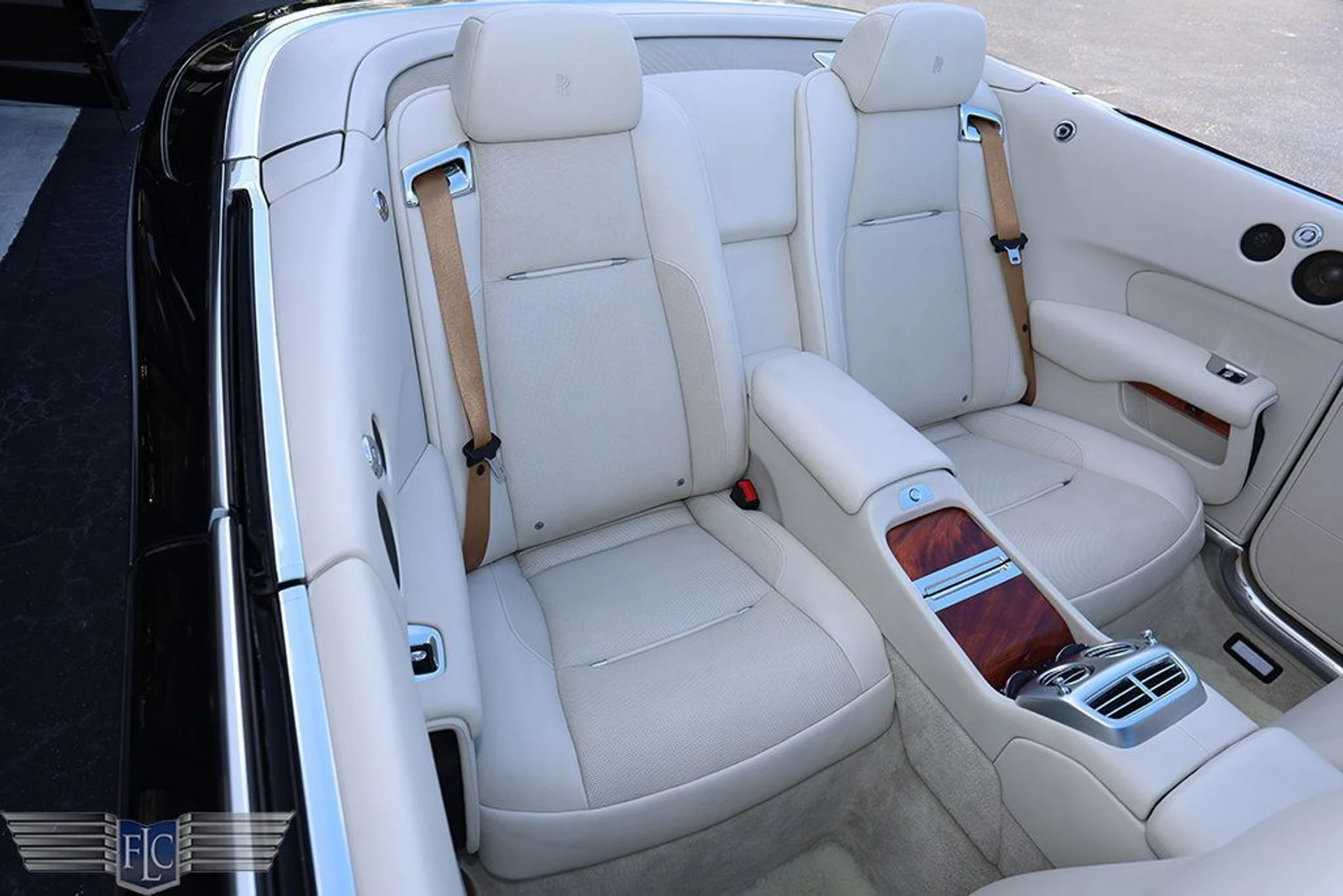 mph016_734993943_used_2016_rolls_royce_dawn_2drconvertible_6305_22995256_17_1024_bd9ce17943