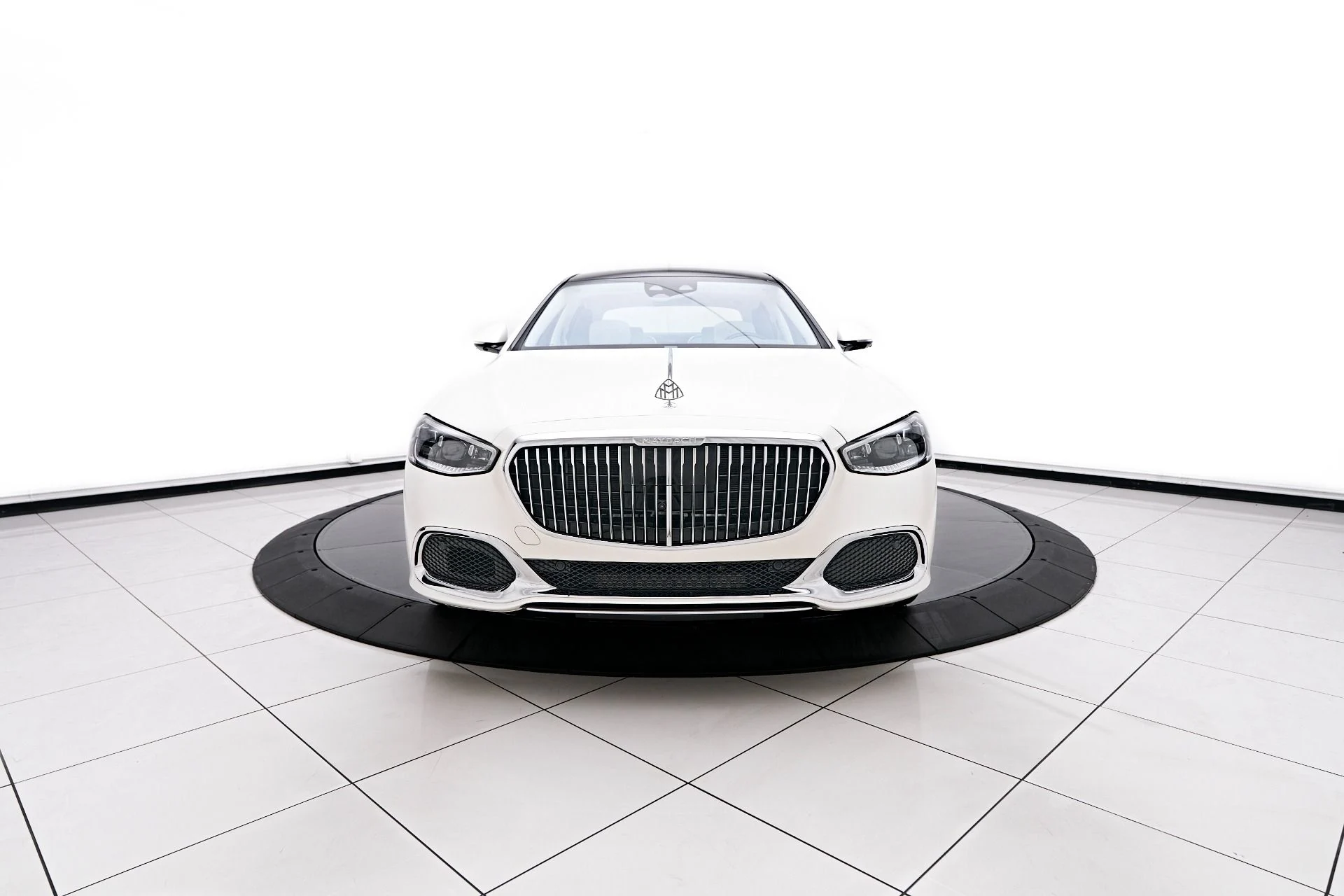 mph016_746035064_Used_2023_Mercedes_Benz_S_Class_Maybach_S_680_1755991213_6c2e262f3f